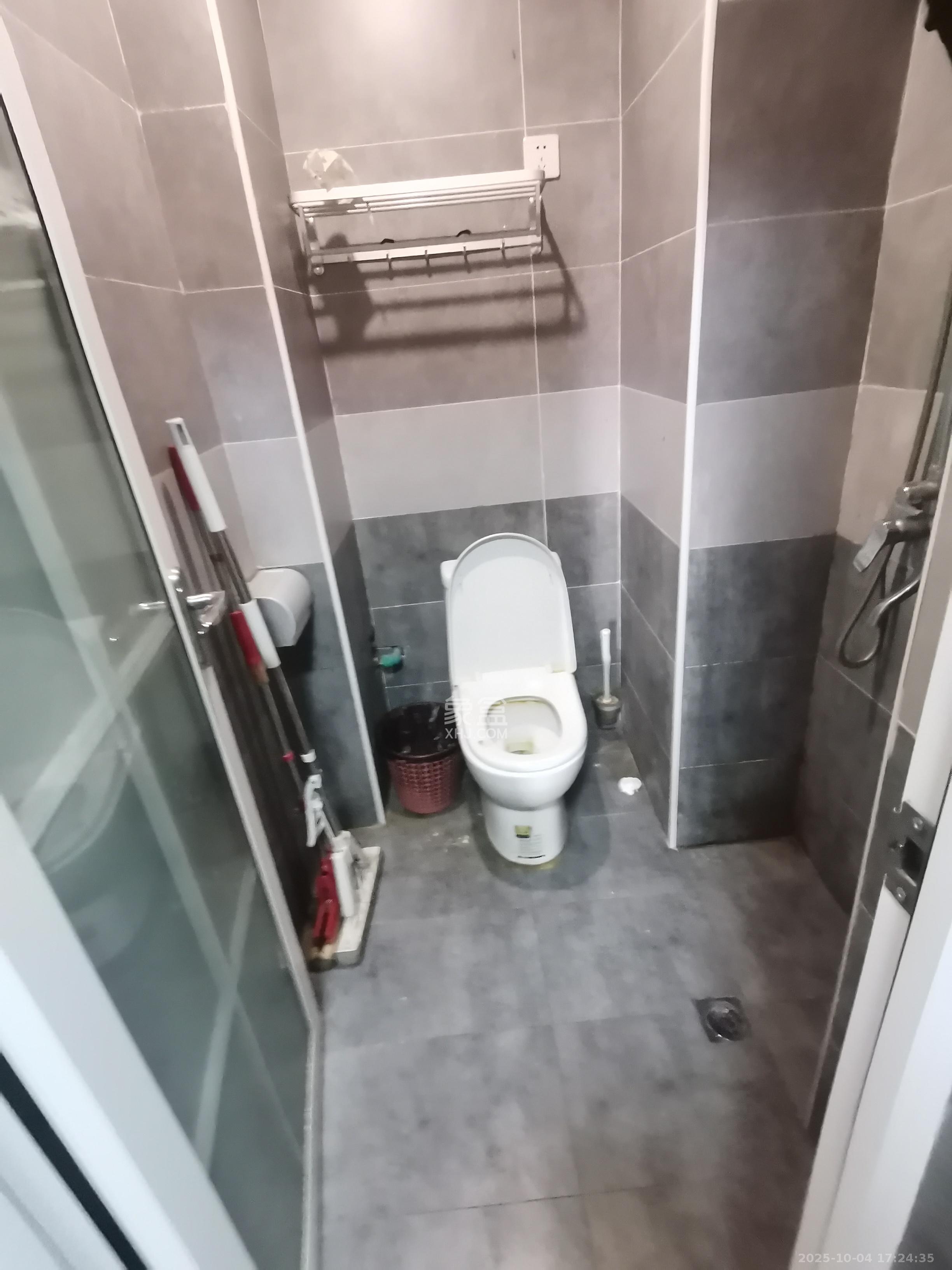 西子湖畔沃府 1室1厅1卫 1900.0元/月 西子湖畔沃府 1室1厅1卫 1900.0元/月室内图