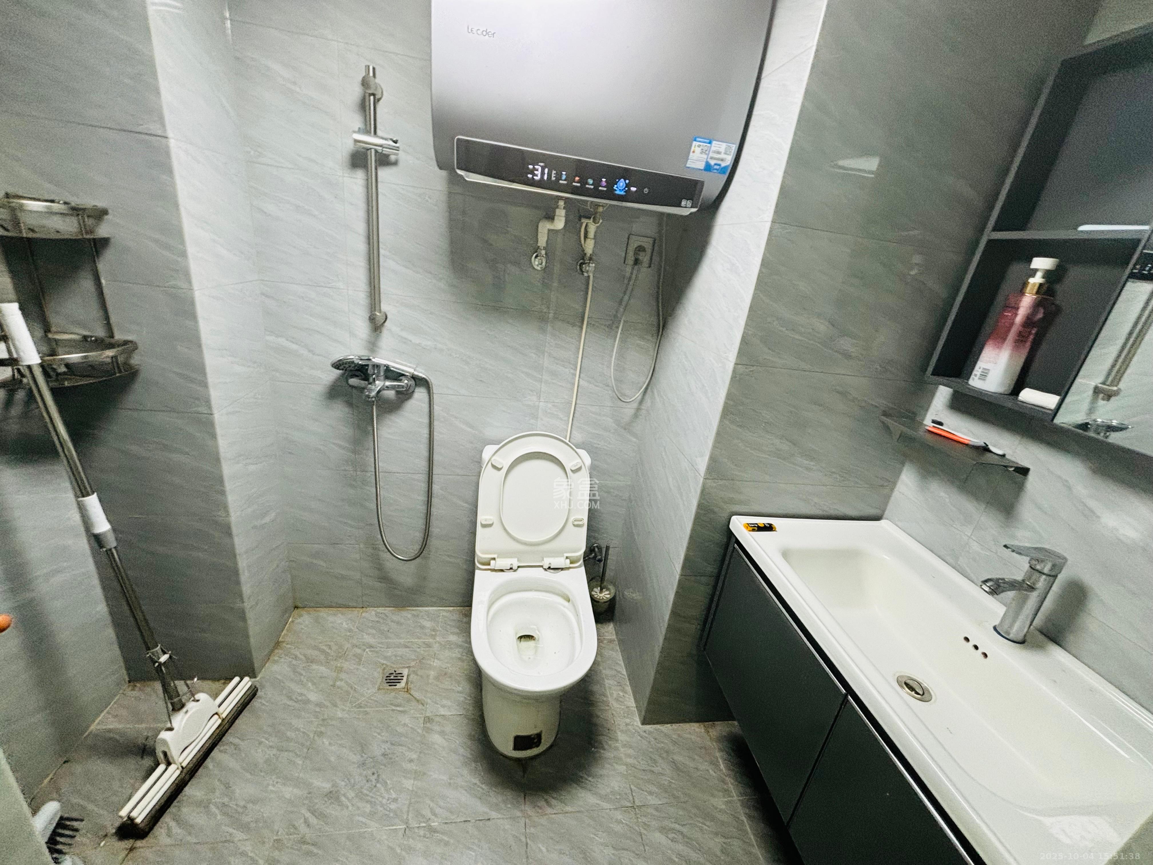 力高凤凰新天 2室1厅1卫 2700.0元/月 力高凤凰新天 2室1厅1卫 2700.0元/月室内图