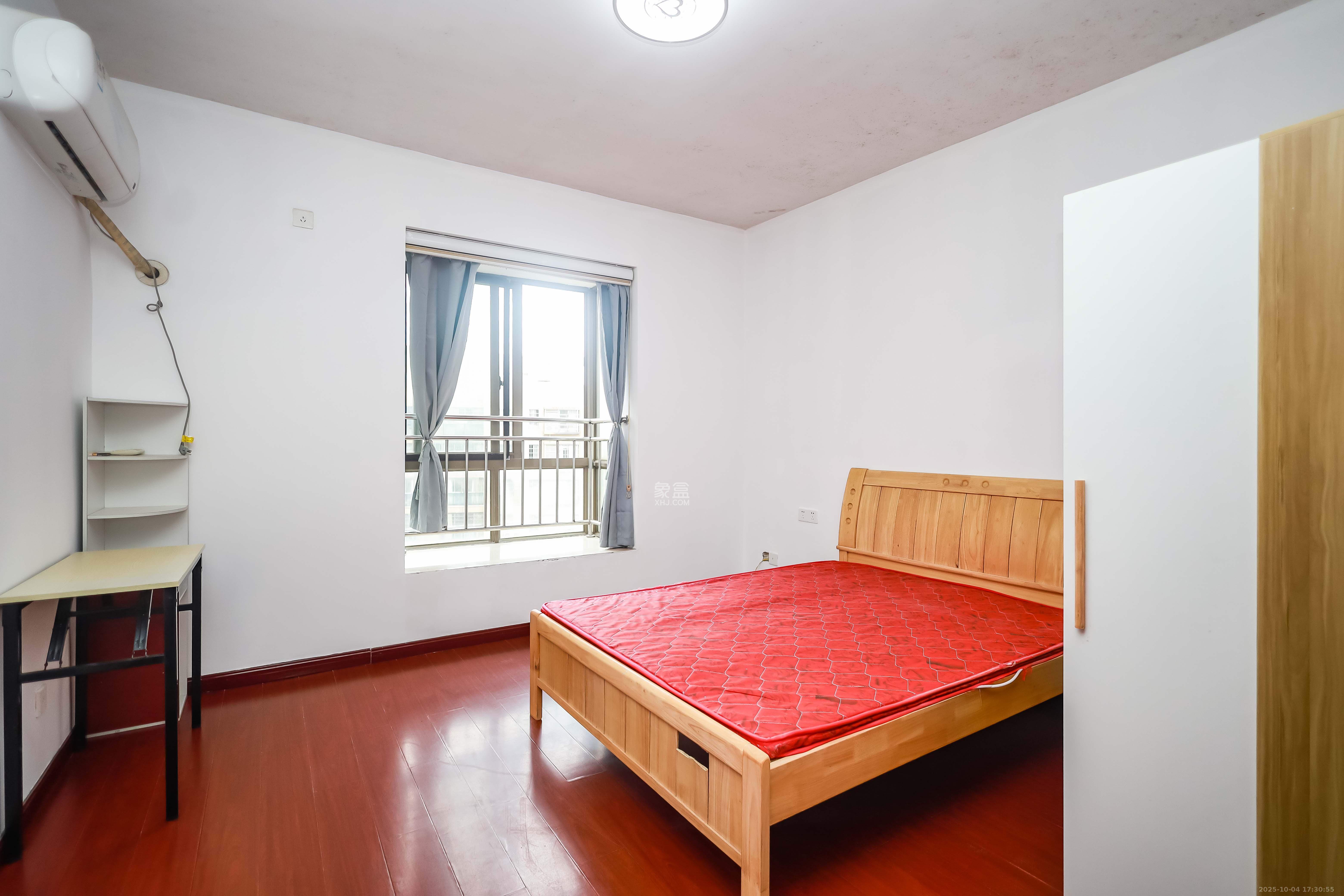 阳光晶城 4室2厅2卫 118.0万 阳光晶城 4室2厅2卫 118.0万卧室