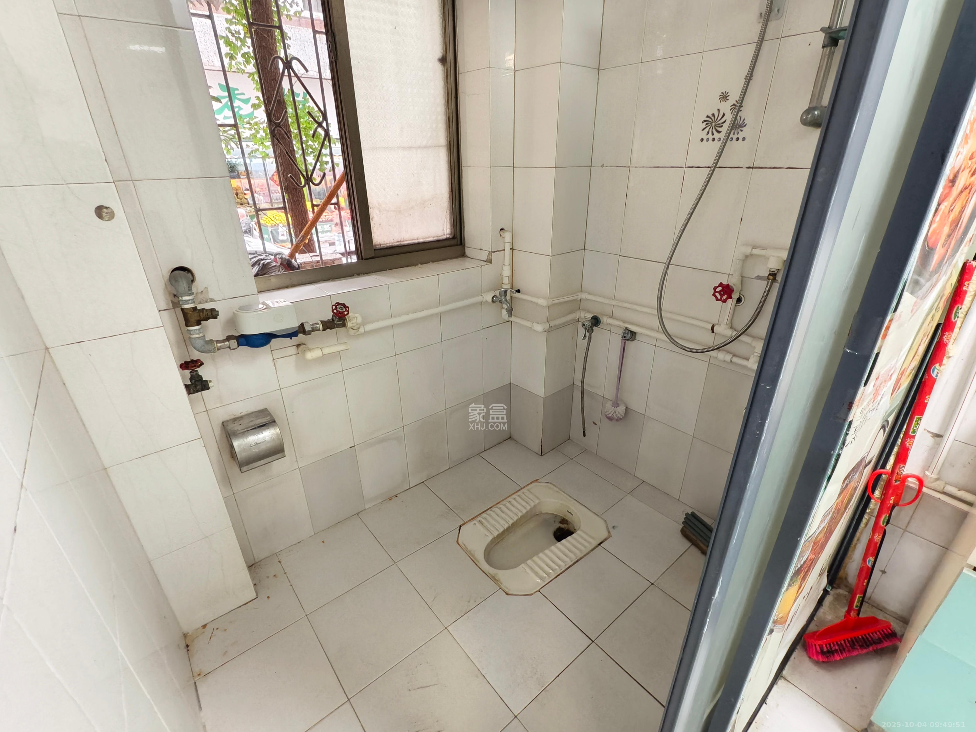 向韶村  3室2厅1卫    2400.0元/月室内图