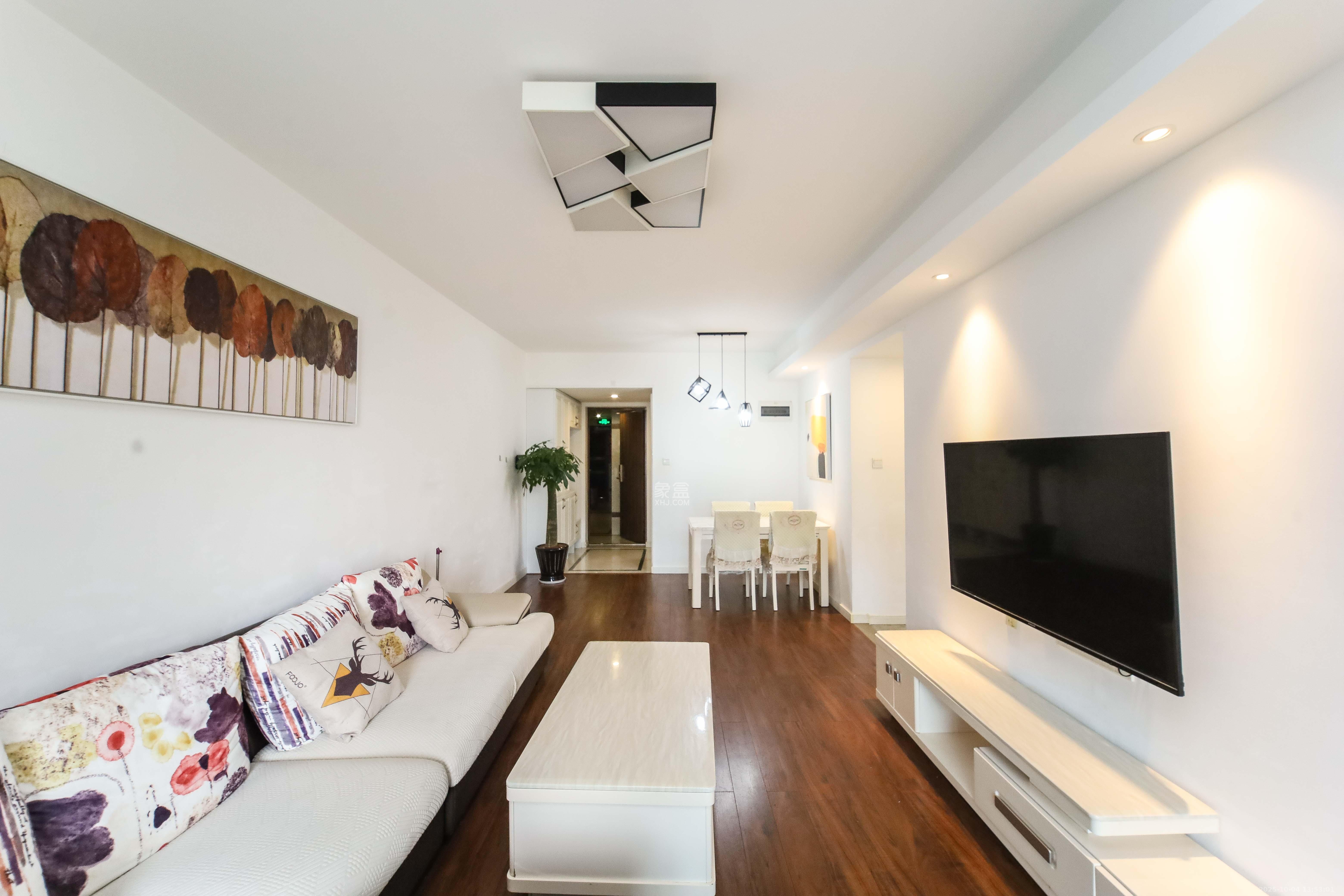 万科金域蓝湾  3室2厅2卫    130.0万客厅