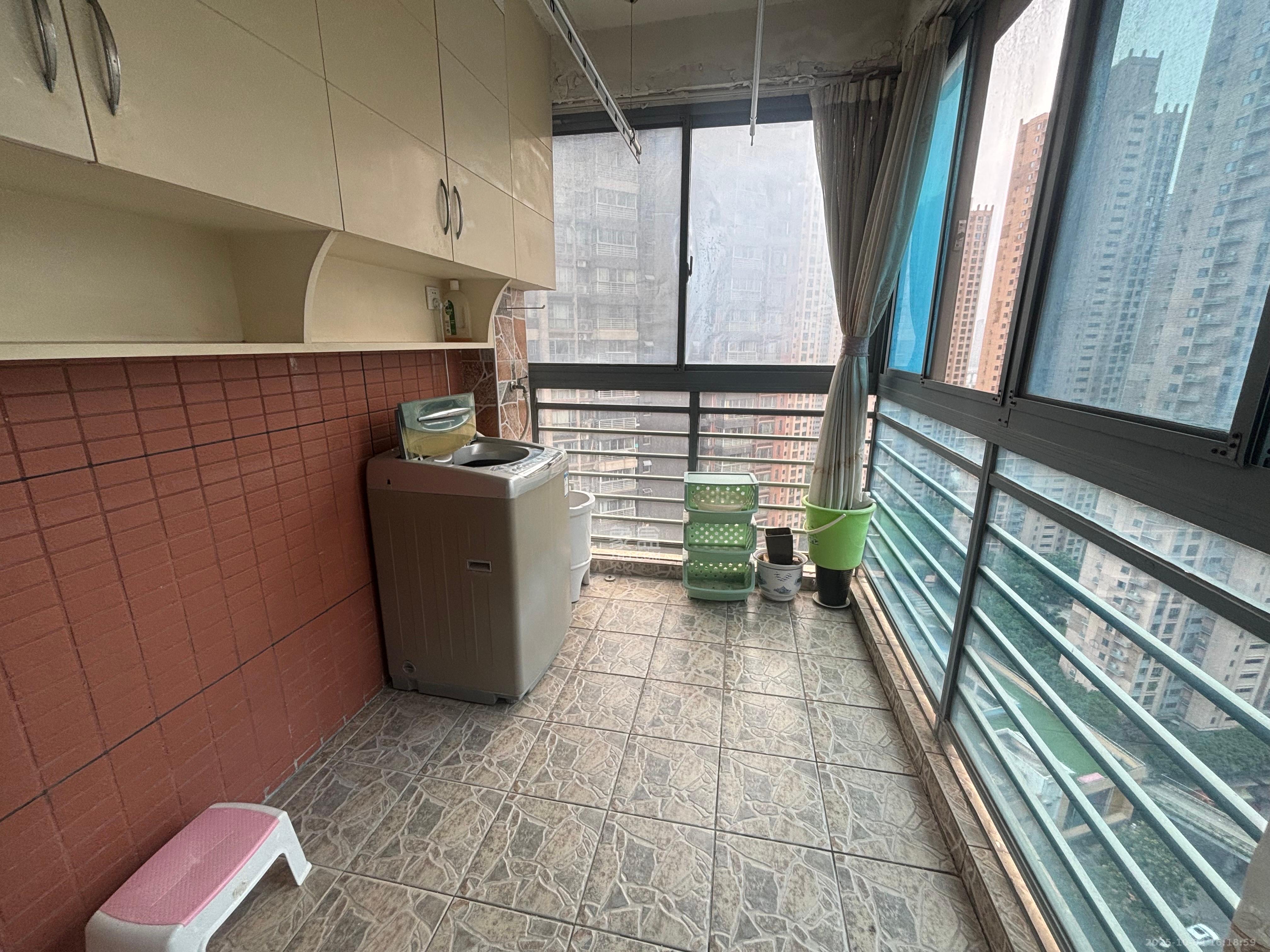 滨江君悦香邸 3室2厅1卫 3300.0元/月 滨江君悦香邸 3室2厅1卫 3300.0元/月室内图