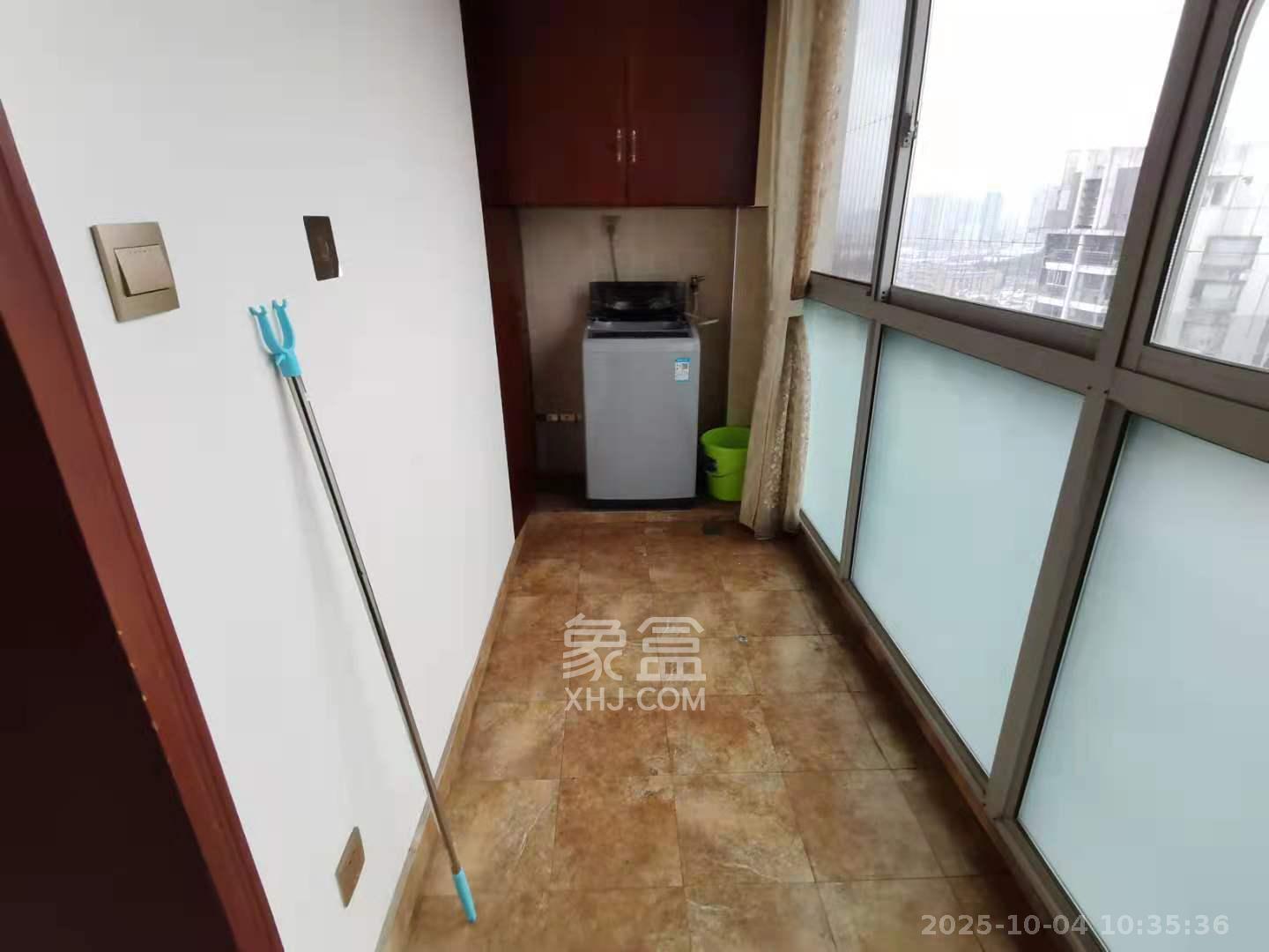 银港水晶城  3室2厅1卫    2800.0元/月室内图