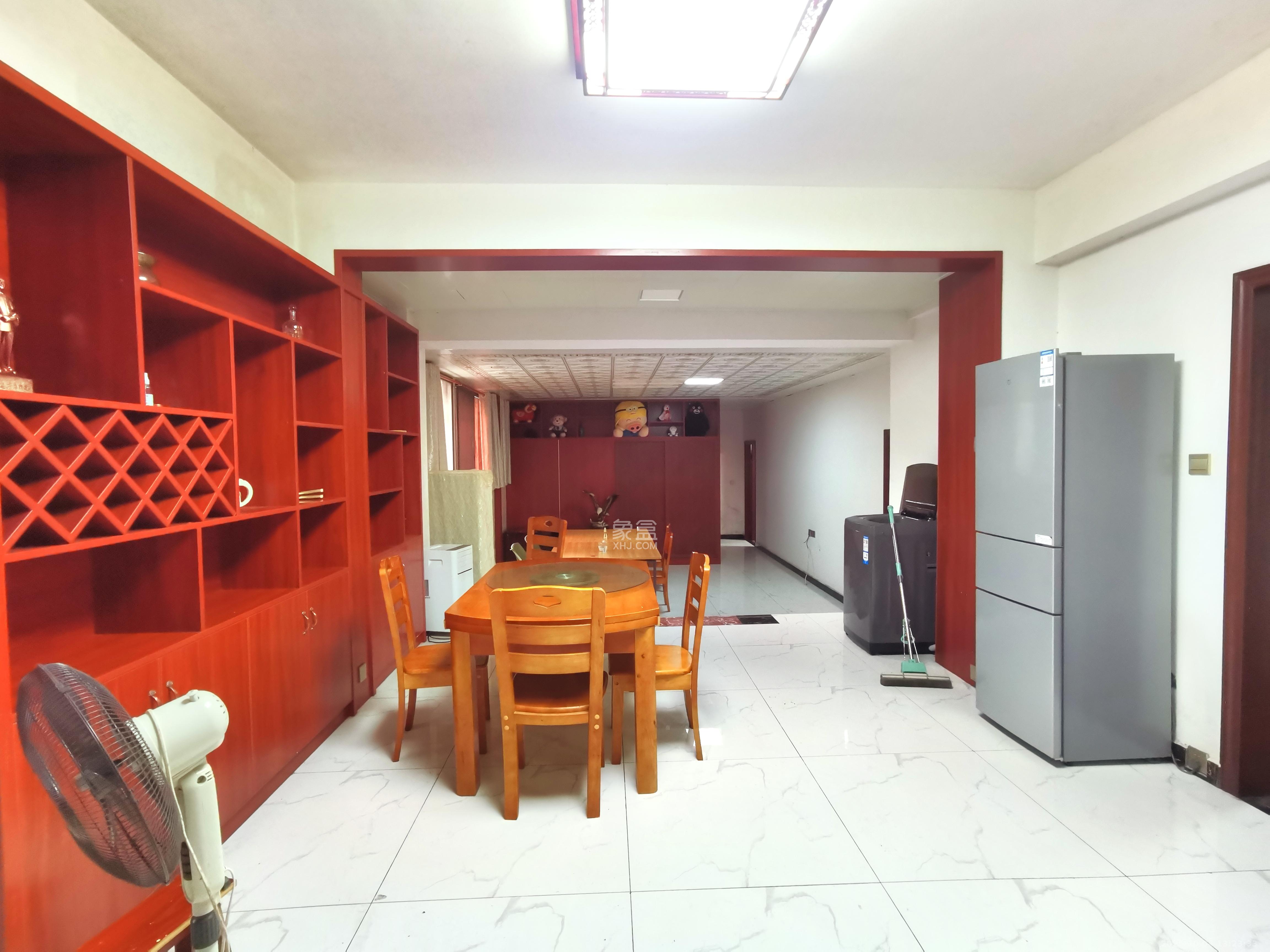 山语城一期 3室2厅1卫 2200.0元/月 山语城一期 3室2厅1卫 2200.0元/月室内图