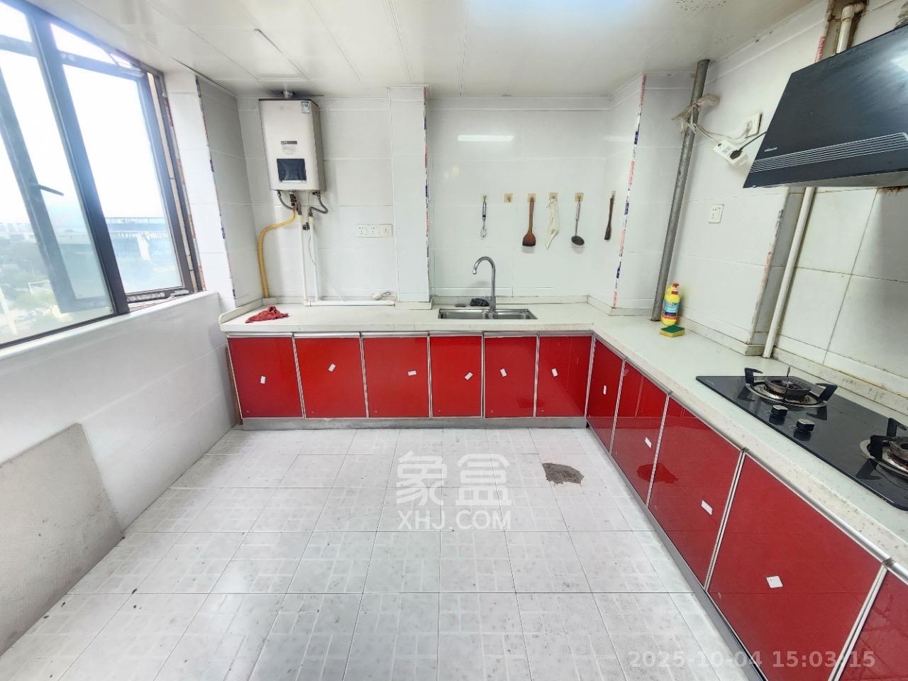 南山雍江汇（滨江国际新城）  4室2厅2卫    3100.0元/月室内图