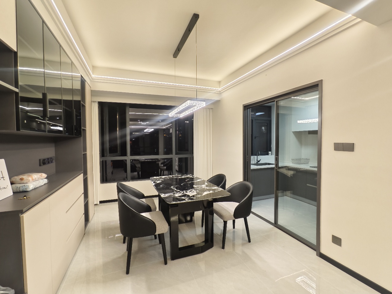 梓湖馨苑 4室2厅2卫 101.8万 梓湖馨苑 4室2厅2卫 101.8万室内图