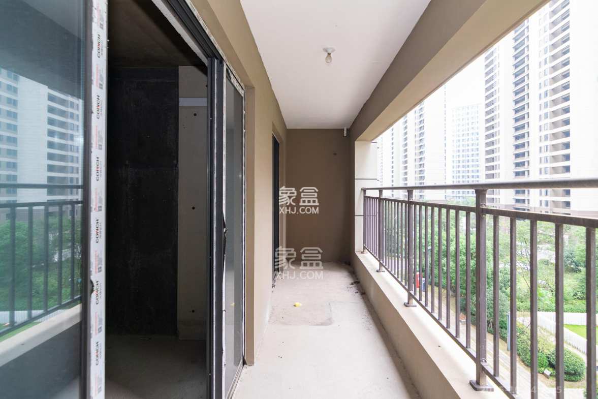 澳海云天赋  3室2厅2卫    63.0万 澳海云天赋  3室2厅2卫    63.0万阳台