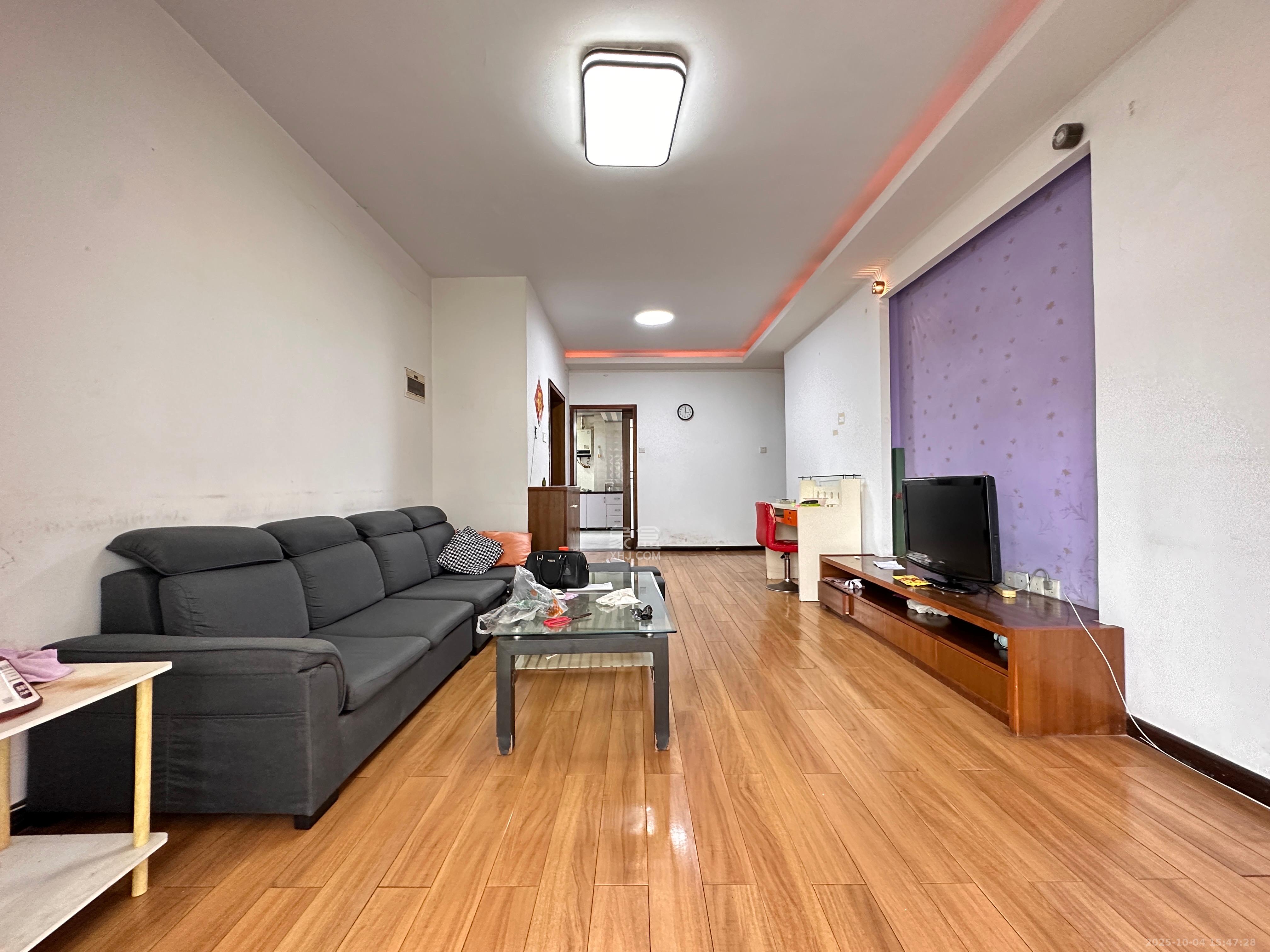 一品东庭  3室2厅1卫    2000.0元/月室内图