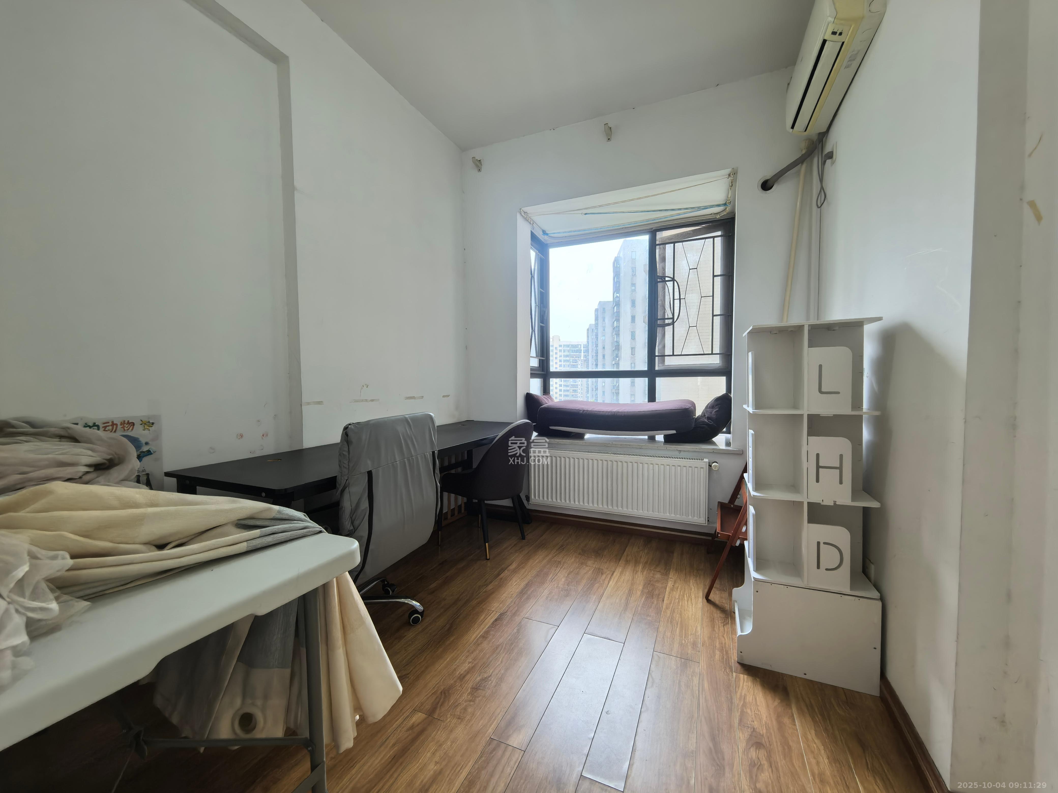 莱茵城  3室2厅1卫    2300.0元/月室内图