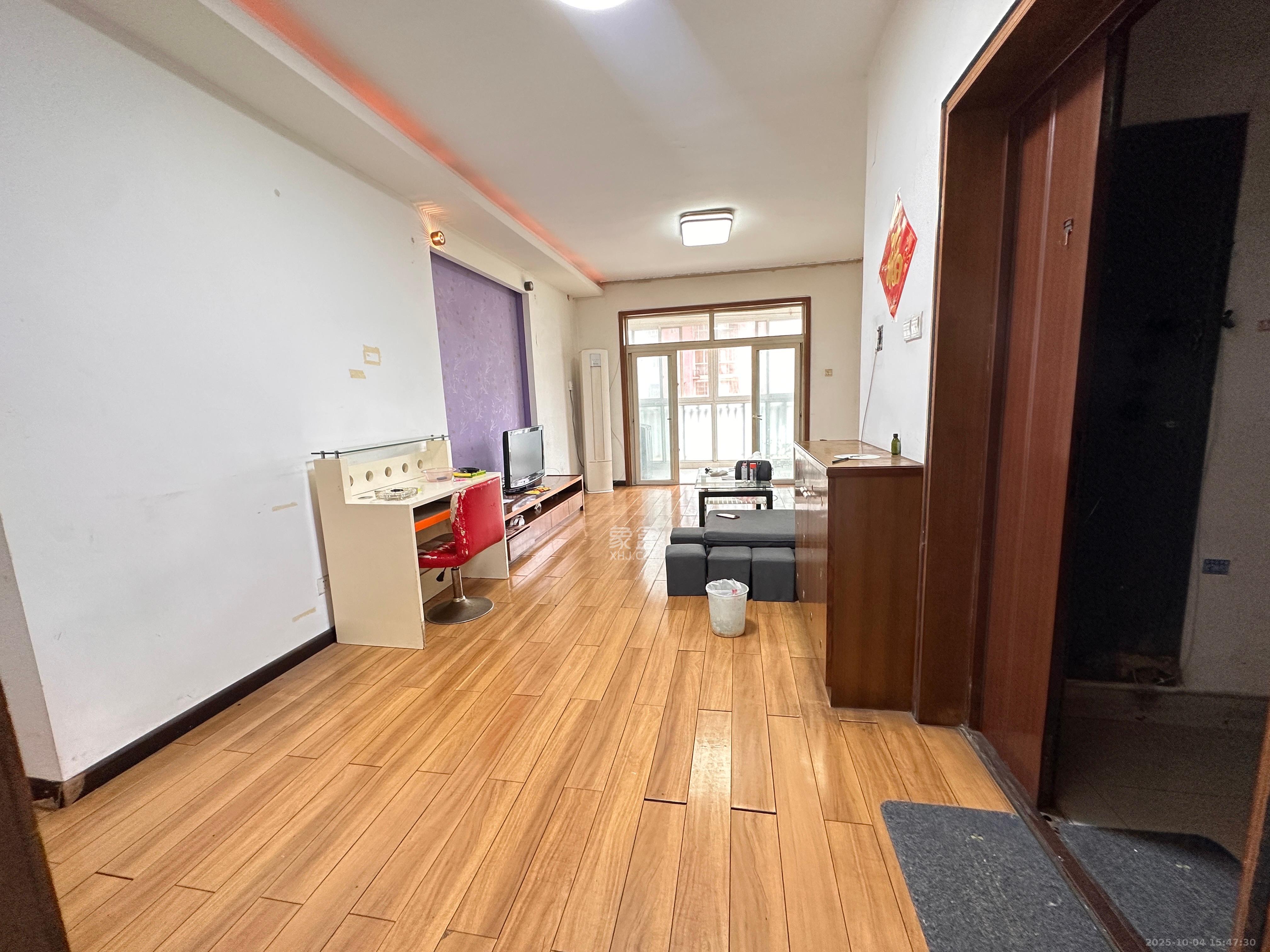 一品东庭  3室2厅1卫    2000.0元/月室内图