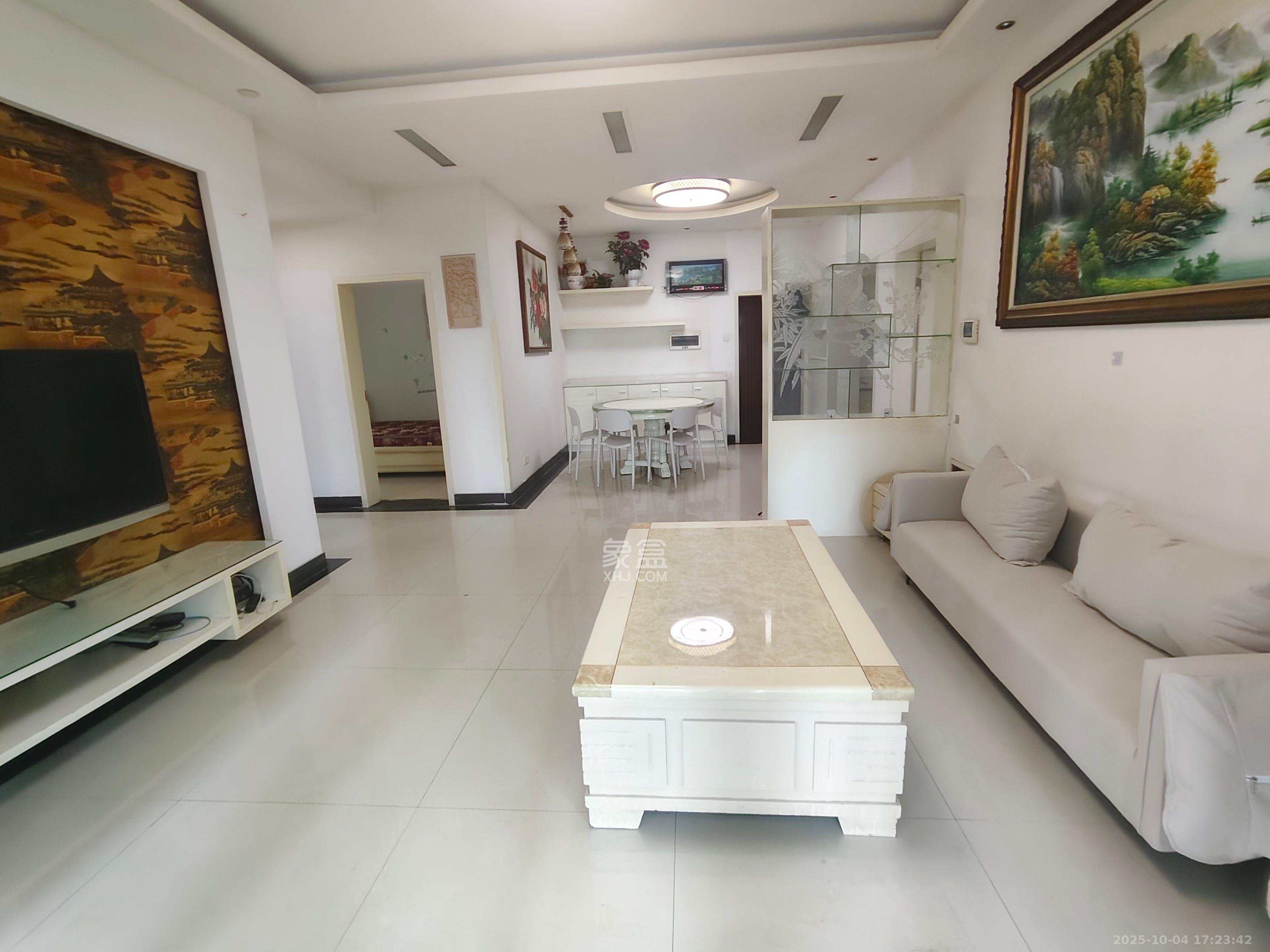 融圣国际 3室2厅2卫 2800.0元/月 融圣国际 3室2厅2卫 2800.0元/月室内图