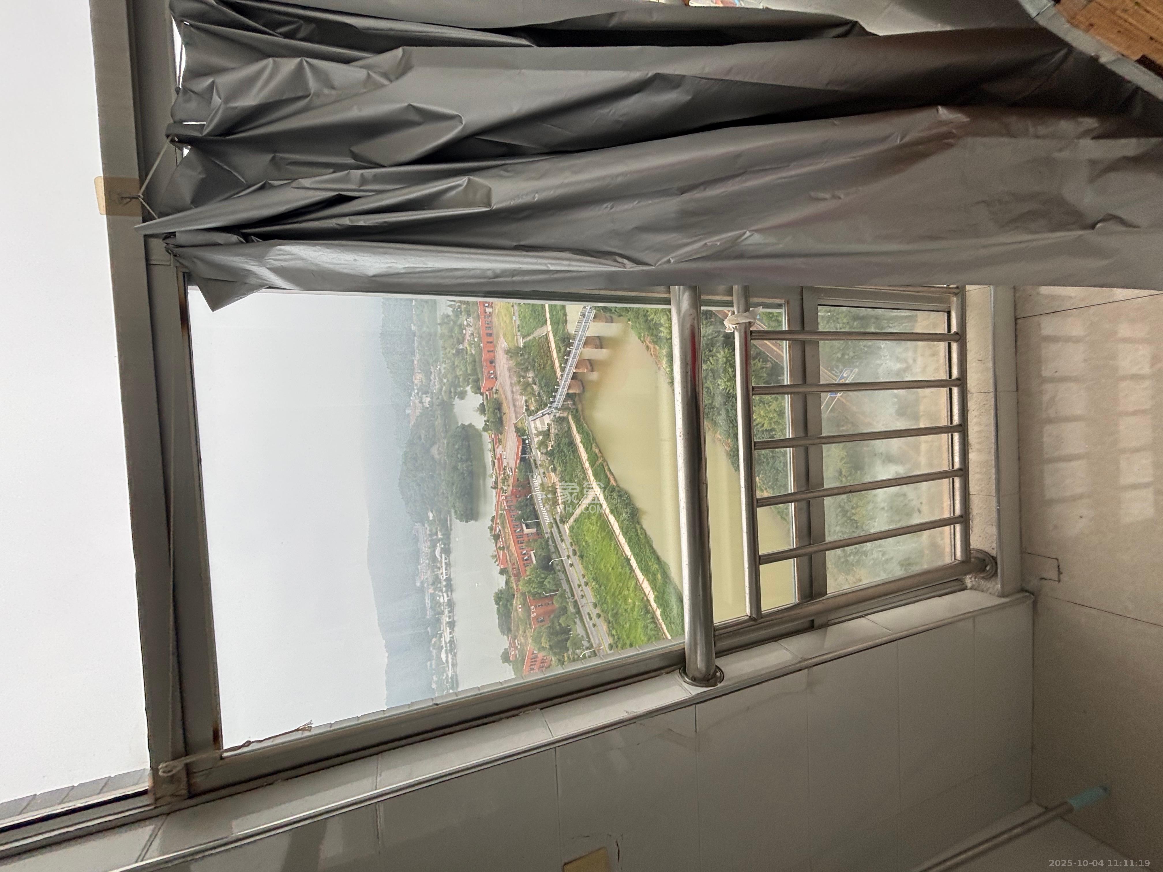 观湖公寓  1室1厅1卫    1600.0元/月室内图