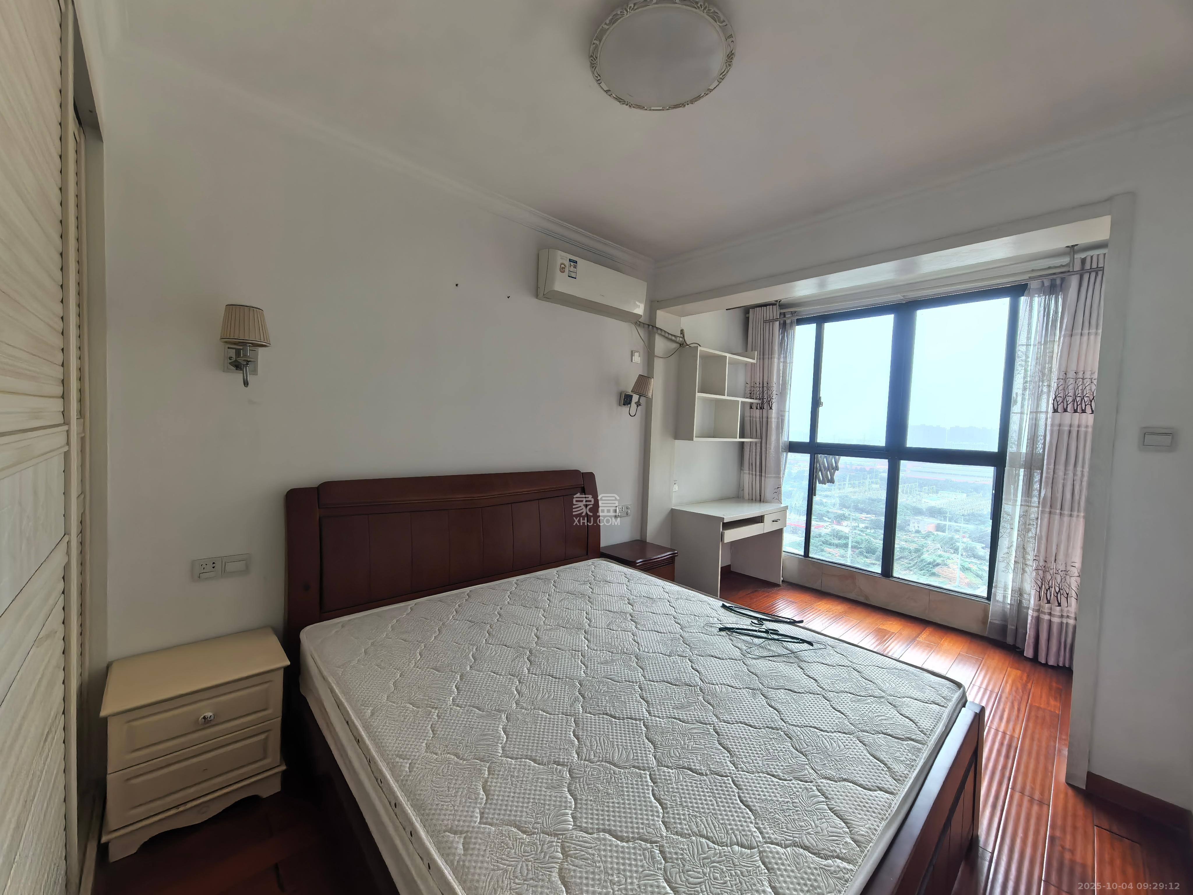 深业睿城  4室2厅2卫    3000.0元/月室内图