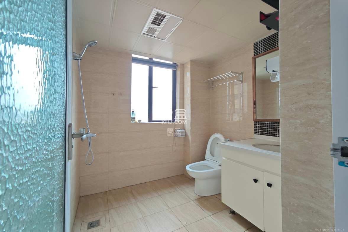 五江天街南区 3室2厅2卫 2600.0元/月 五江天街南区 3室2厅2卫 2600.0元/月室内图