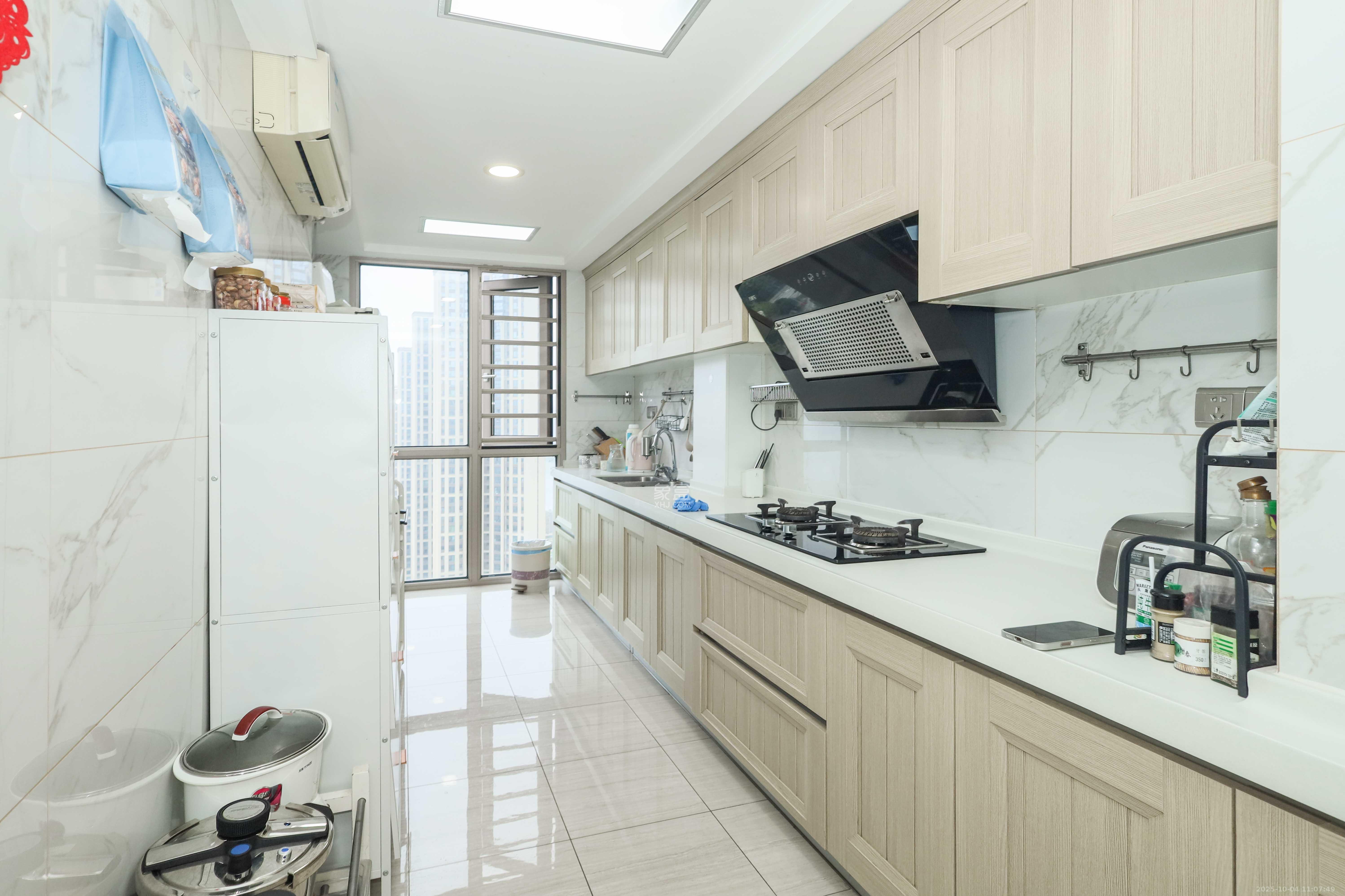 和泓梅溪四季 4室2厅2卫 196.0万 和泓梅溪四季 4室2厅2卫 196.0万厨房