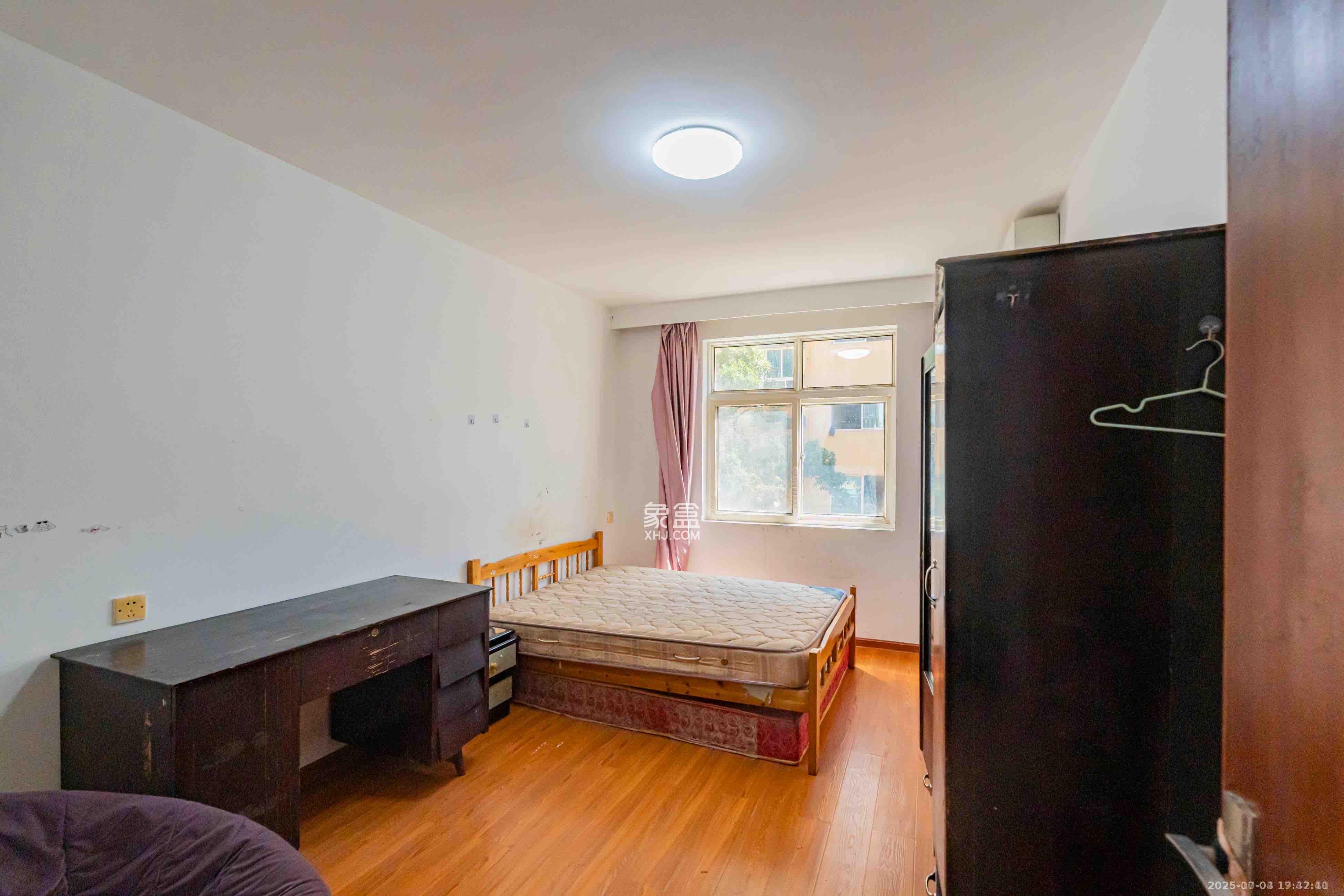 御景龙城  3室2厅2卫    2000.0元/月室内图