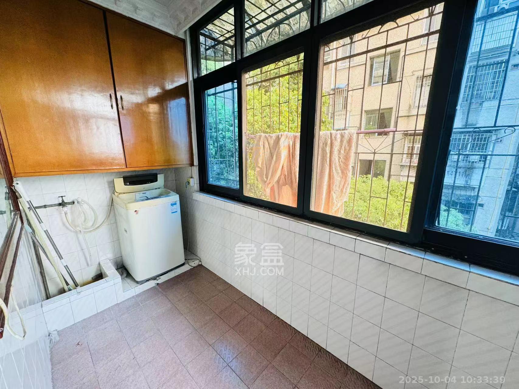 谊苑小区解放四村附362号  2室1厅1卫    1600.0元/月 谊苑小区解放四村附362号  2室1厅1卫    1600.0元/月室内图