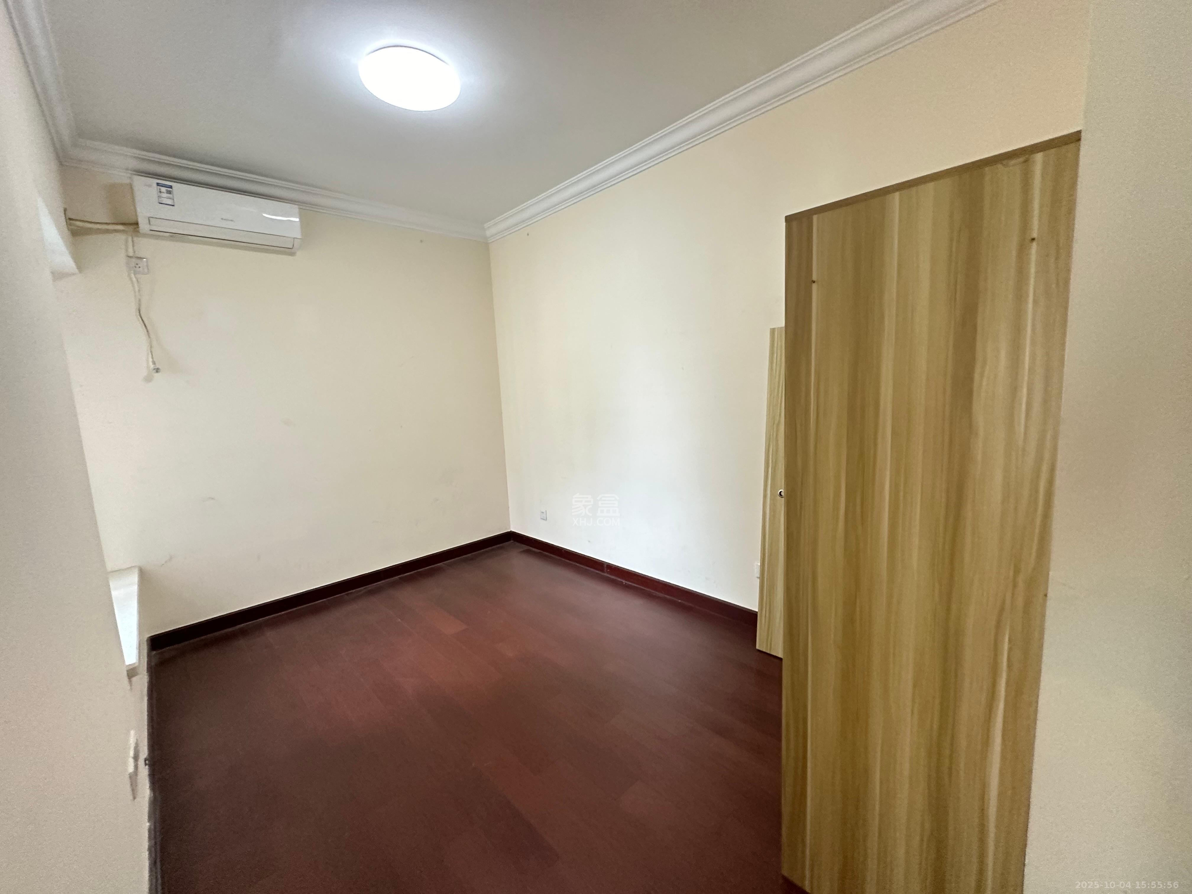 恒大雅苑  3室2厅2卫    2200.0元/月室内图