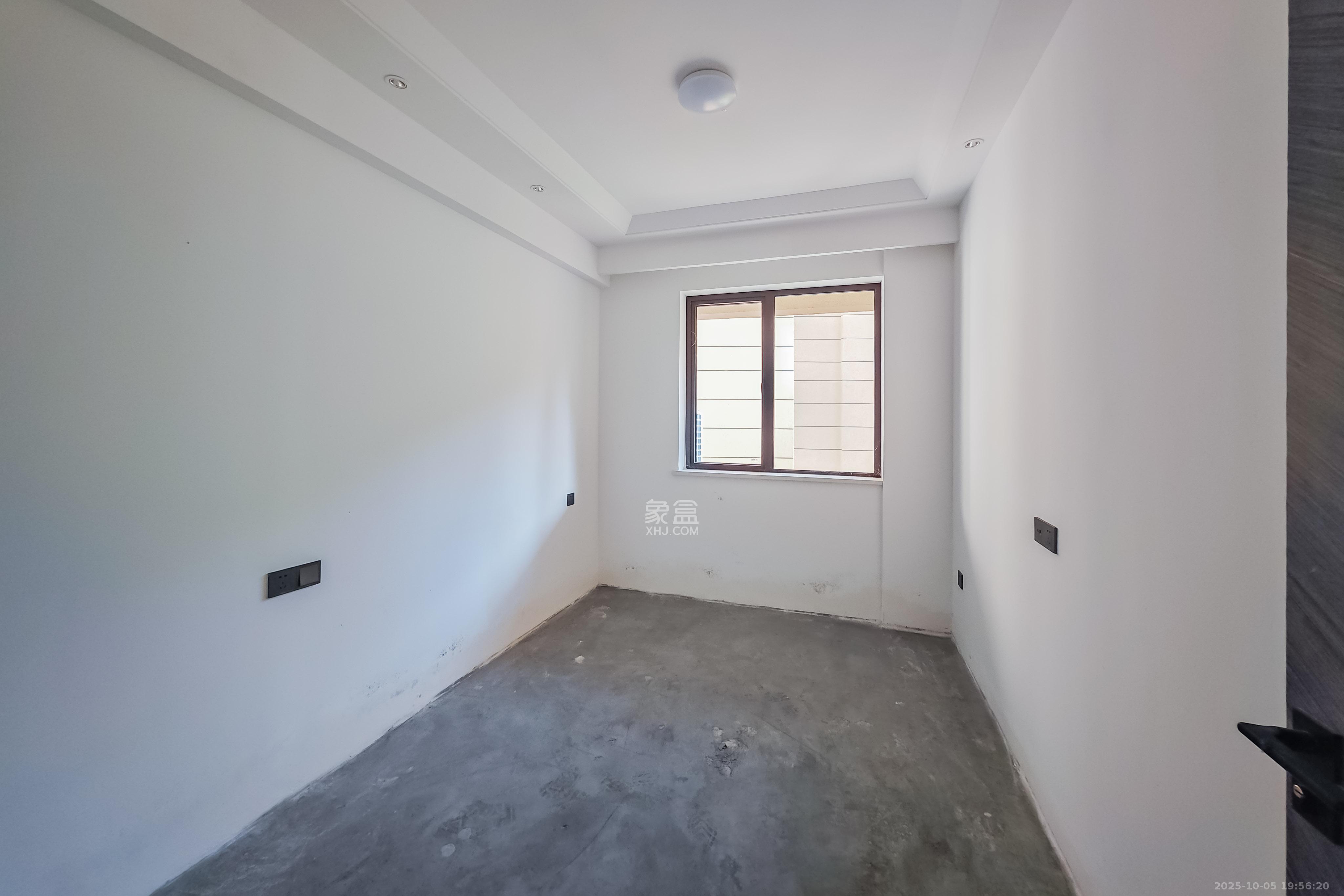 臻园 4室2厅2卫 150.0万 臻园 4室2厅2卫 150.0万卧室