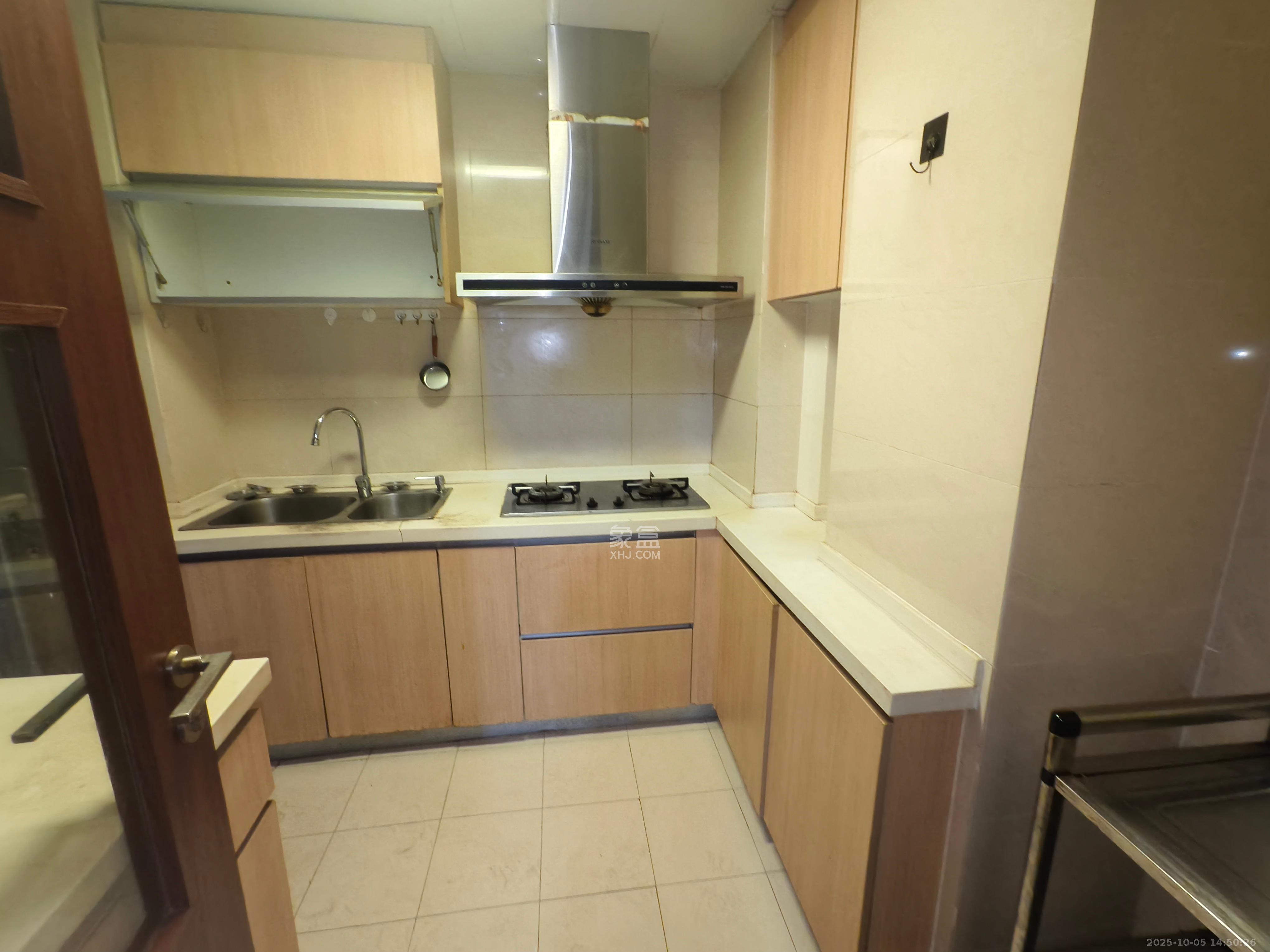 绿地公馆(绿地名邸) 3室2厅1卫 2500.0元/月 绿地公馆(绿地名邸) 3室2厅1卫 2500.0元/月室内图