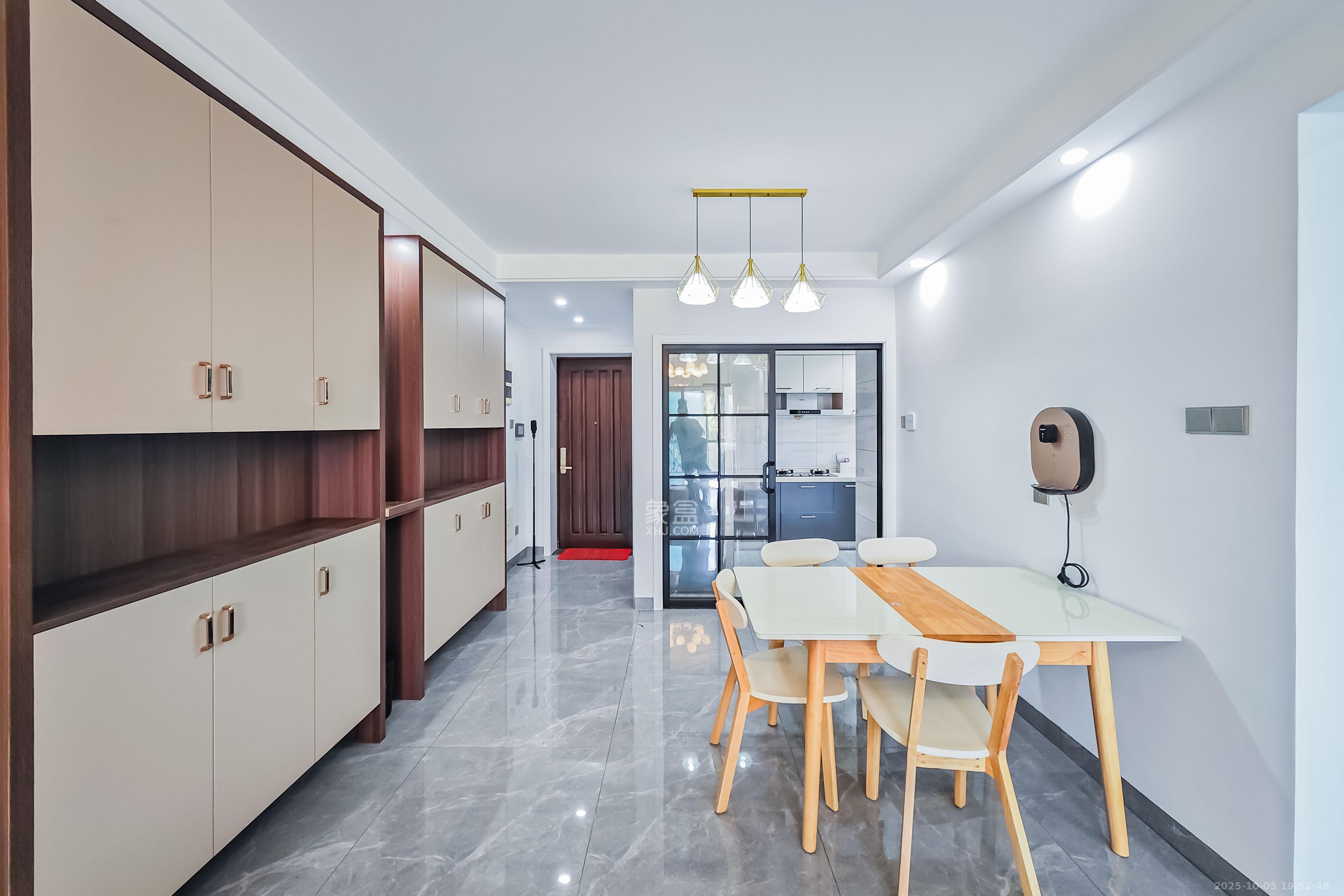 京武浪琴山一、二期 2室1厅1卫 155.0万 京武浪琴山一、二期 2室1厅1卫 155.0万客厅