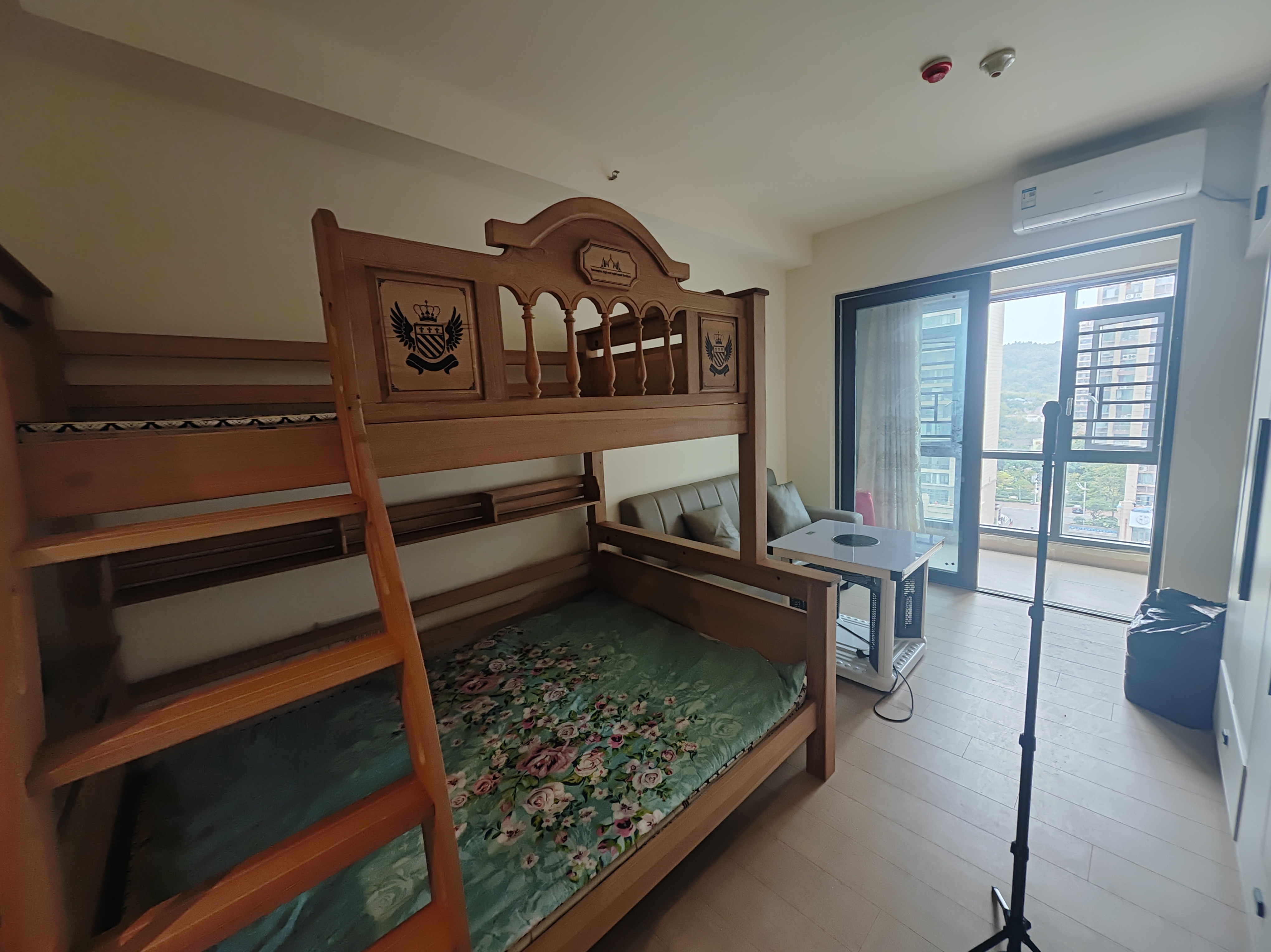 碧桂园翘楚棠 1室1厅1卫 19.8万 碧桂园翘楚棠 1室1厅1卫 19.8万客厅