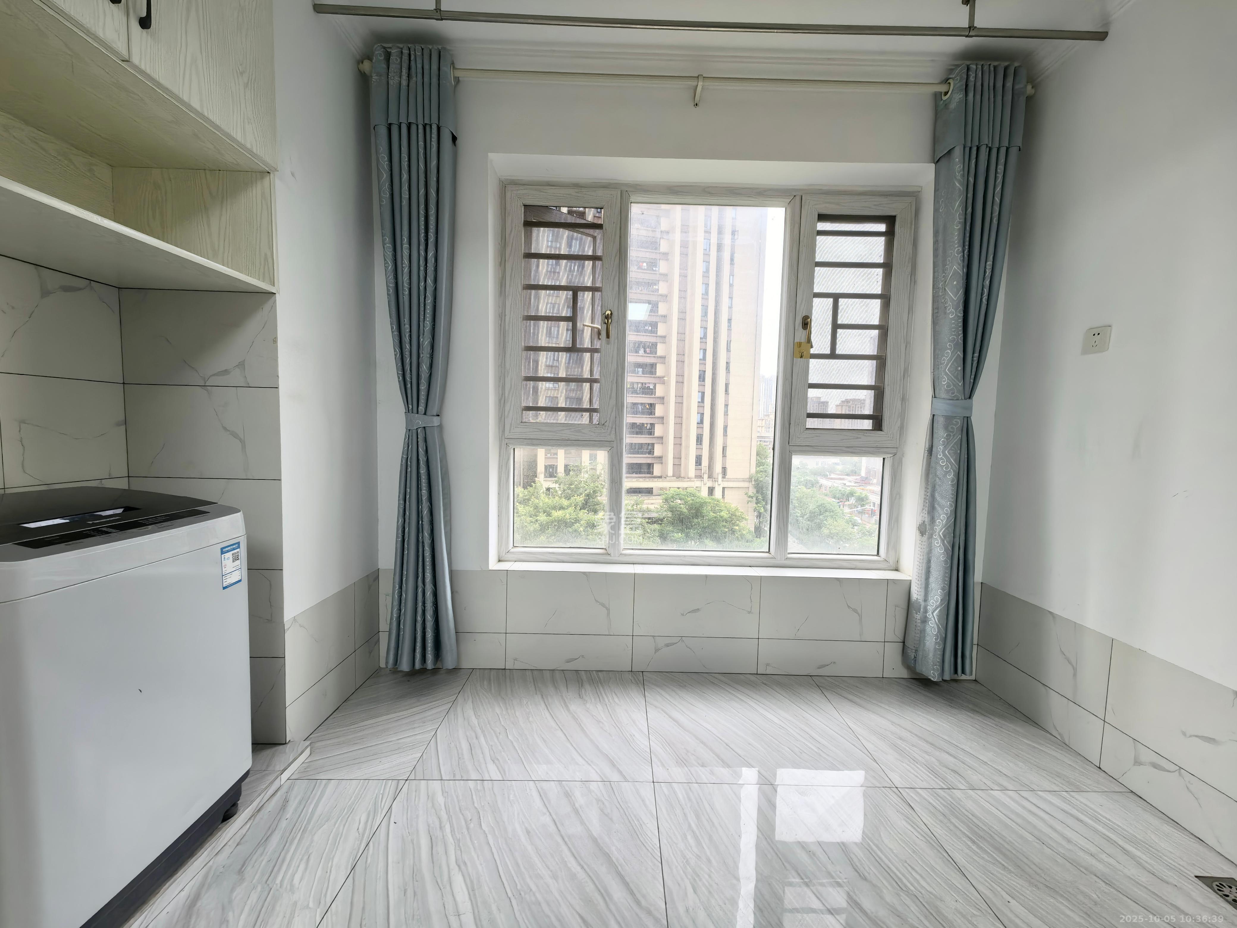 阳光城尚东湾青云苑 3室2厅1卫 2000.0元/月 阳光城尚东湾青云苑 3室2厅1卫 2000.0元/月室内图