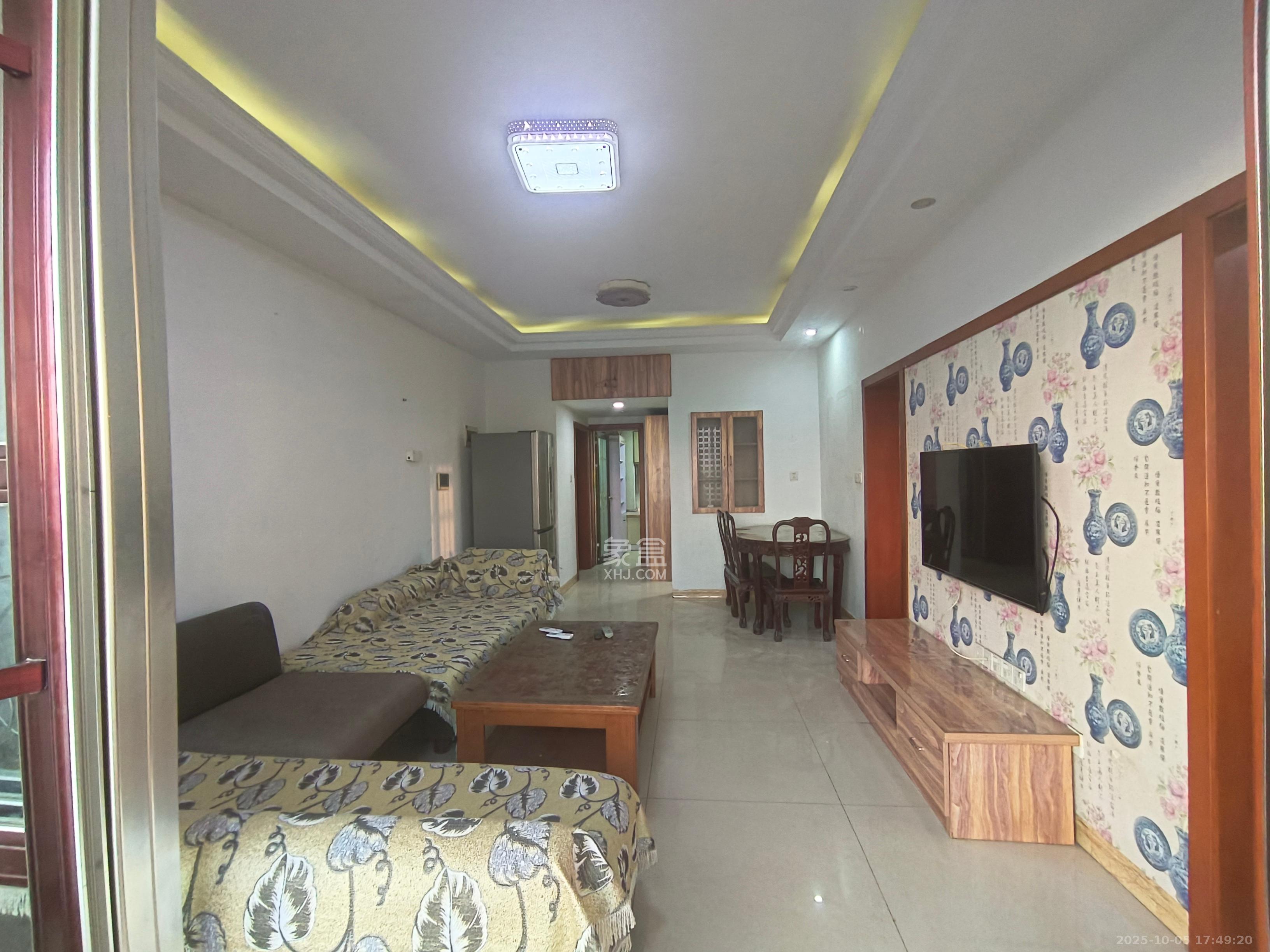 泊林晶城  3室2厅1卫    1800.0元/月室内图