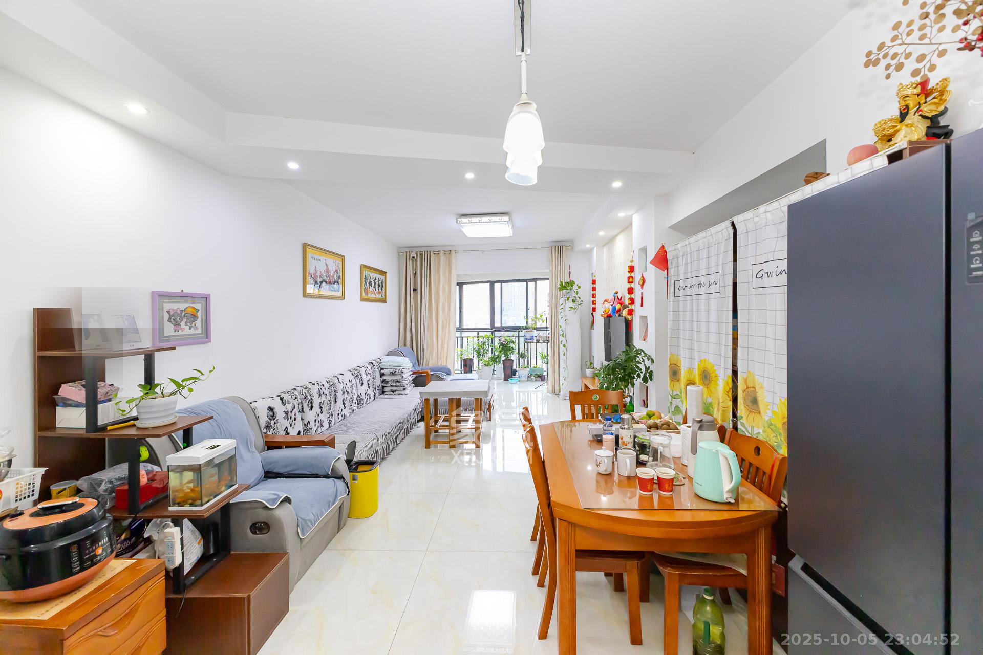 名家翡翠花园  3室2厅1卫    61.8万