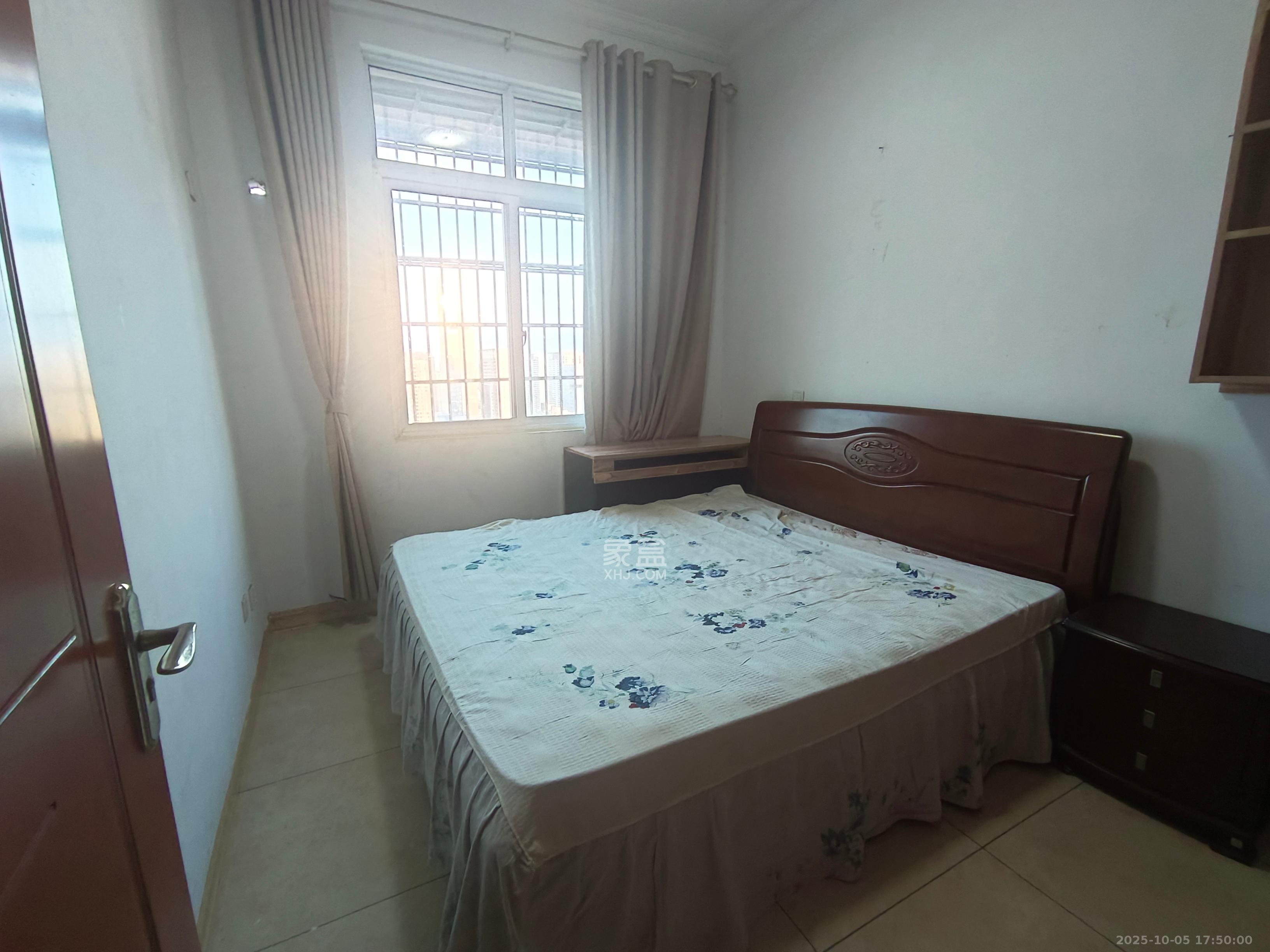 泊林晶城  3室2厅1卫    1800.0元/月室内图