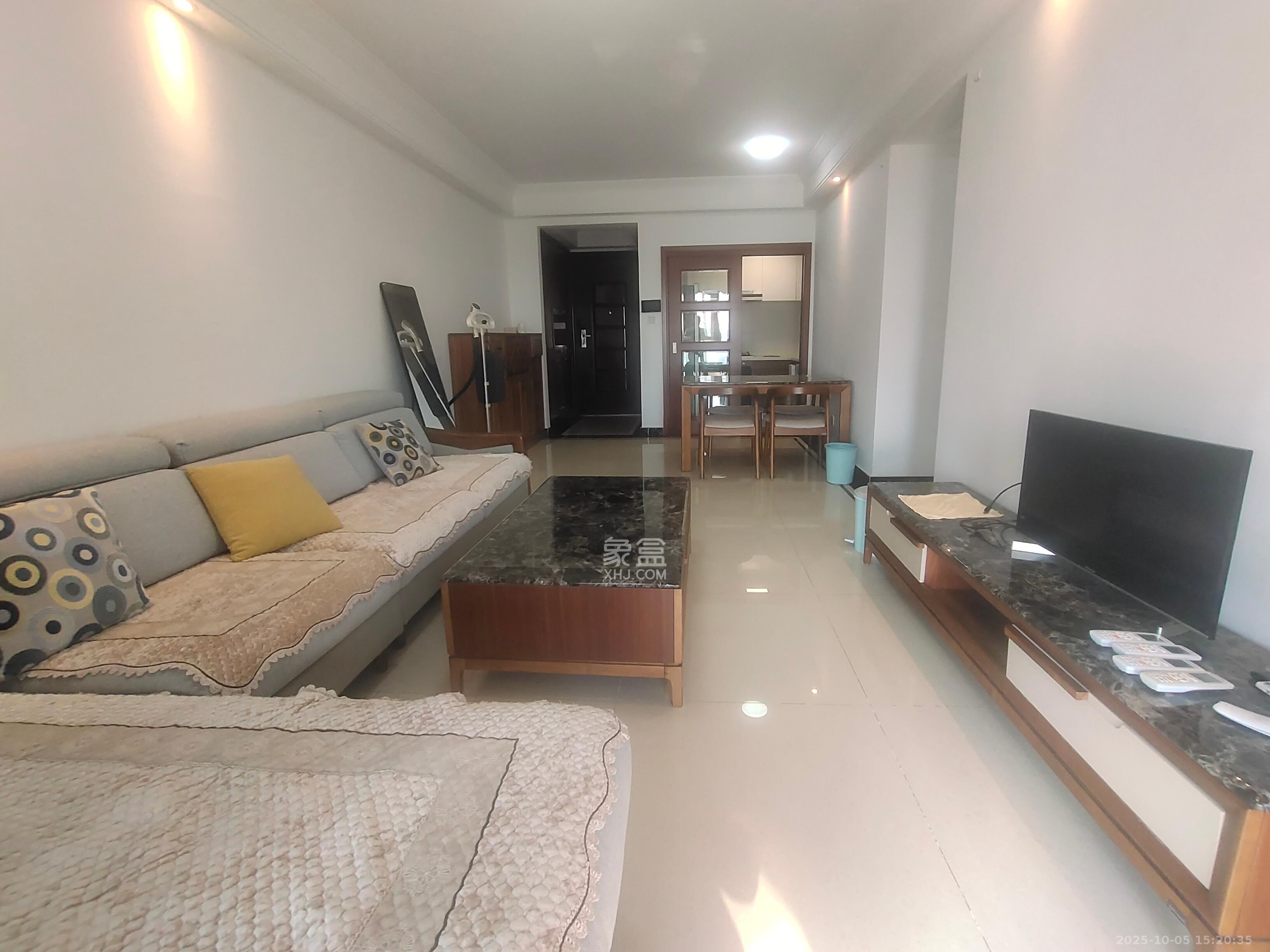 中海国际五期  3室2厅2卫    2300.0元/月 中海国际五期  3室2厅2卫    2300.0元/月