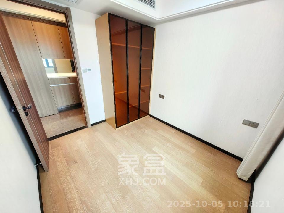 中海阅溪府  4室2厅2卫   4000.00元/月室内图