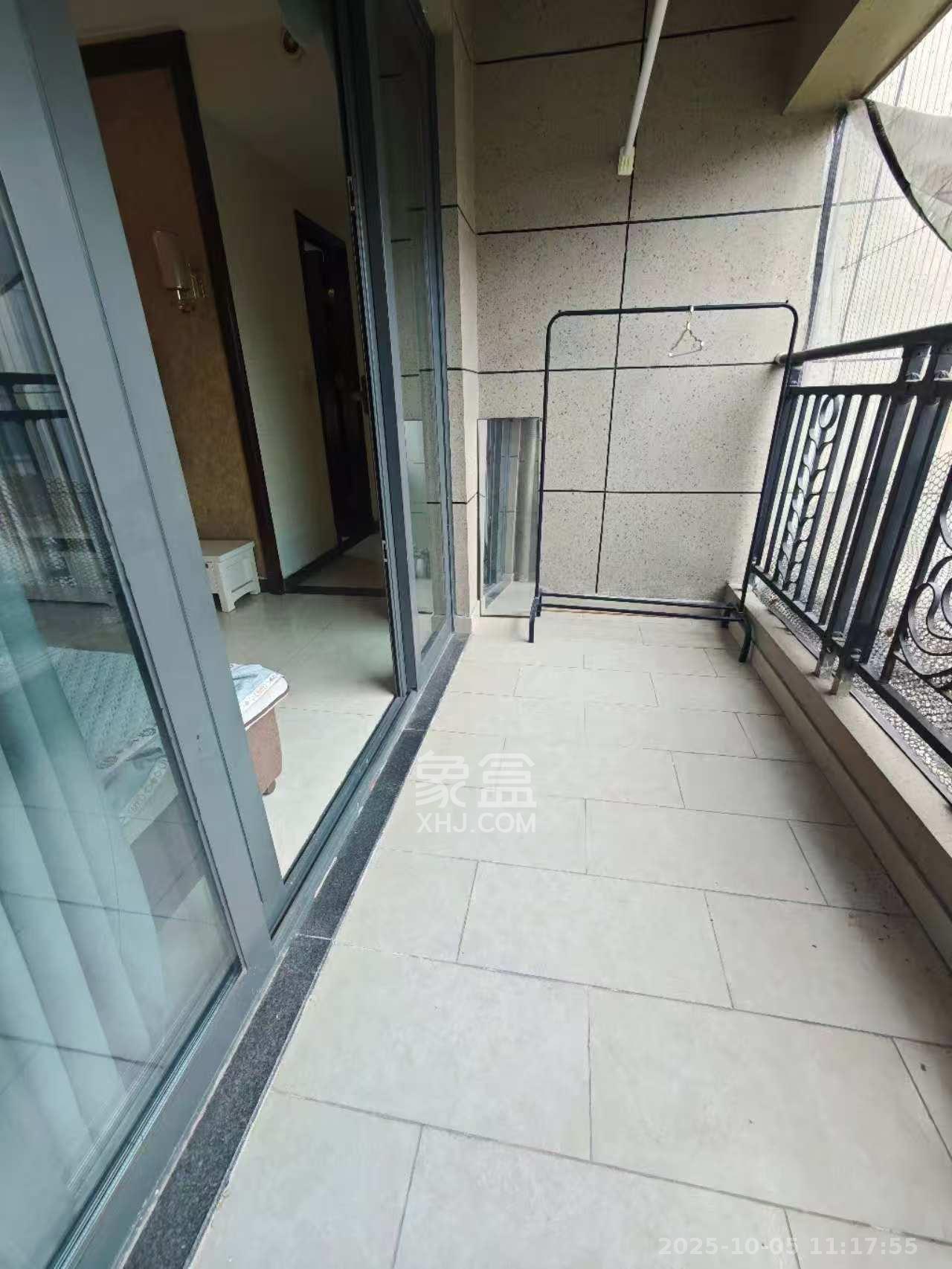恒大御景天下城一期  3室2厅1卫    2000.0元/月室内图