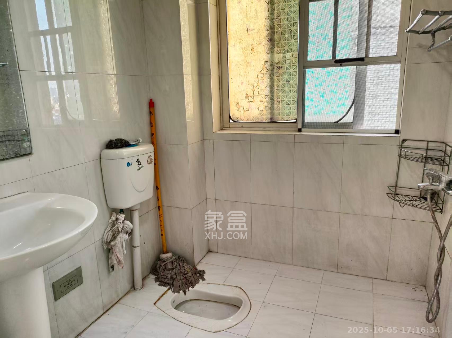 中建桂苑  3室2厅1卫   2000.00元/月室内图