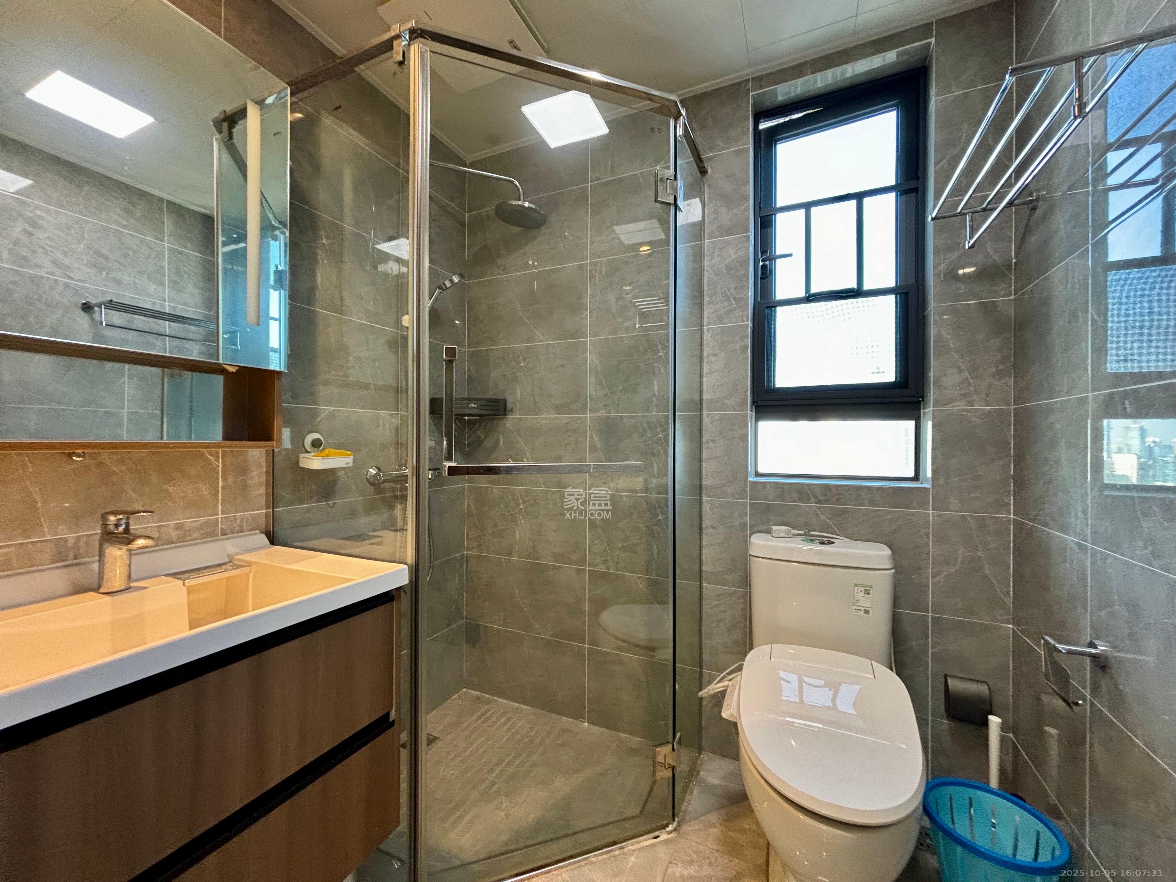 卓越中寰 3室2厅2卫 4200.0元/月 卓越中寰 3室2厅2卫 4200.0元/月室内图