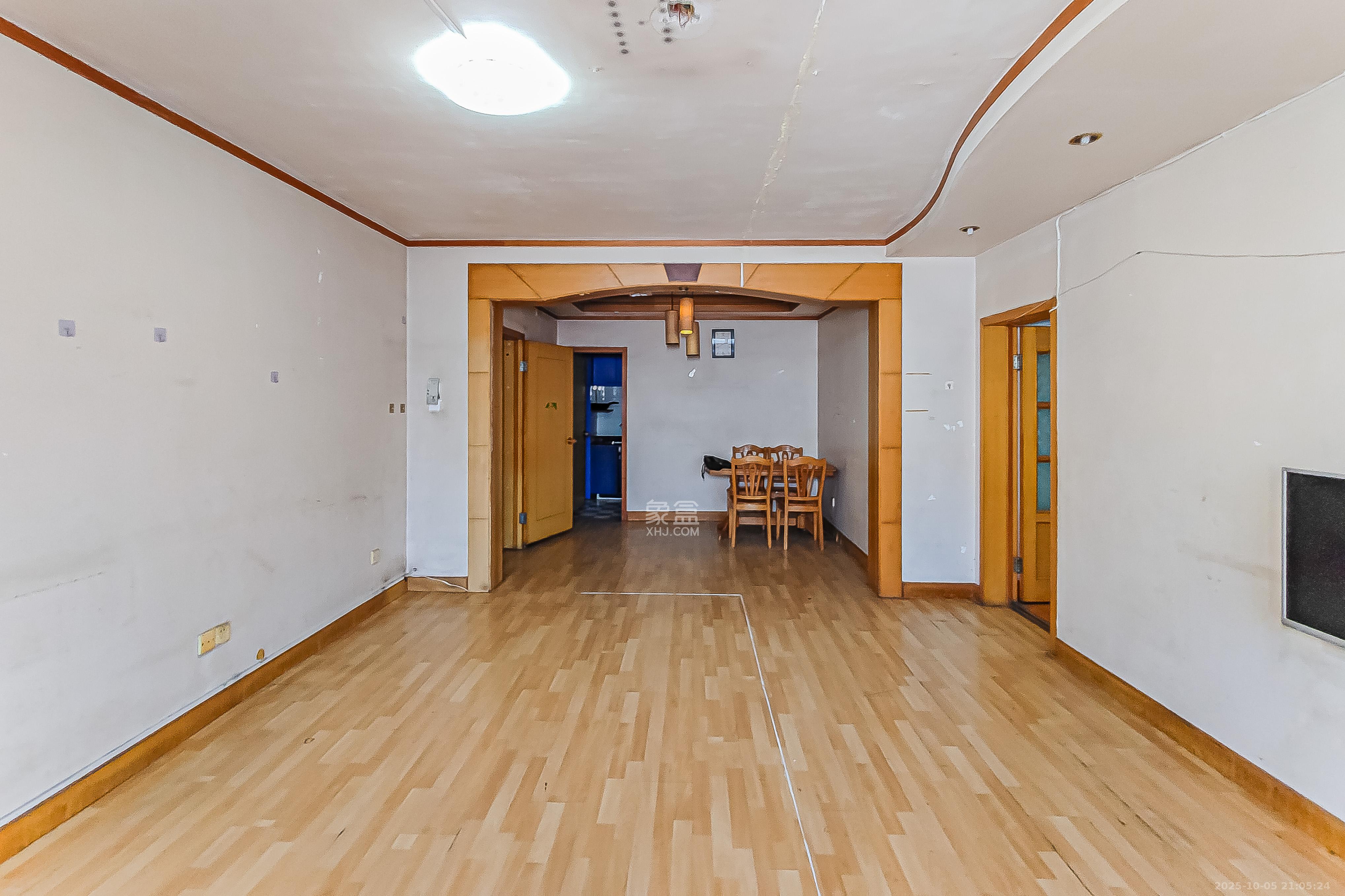 鸿园小区 3室2厅1卫 100.0万 鸿园小区 3室2厅1卫 100.0万客厅