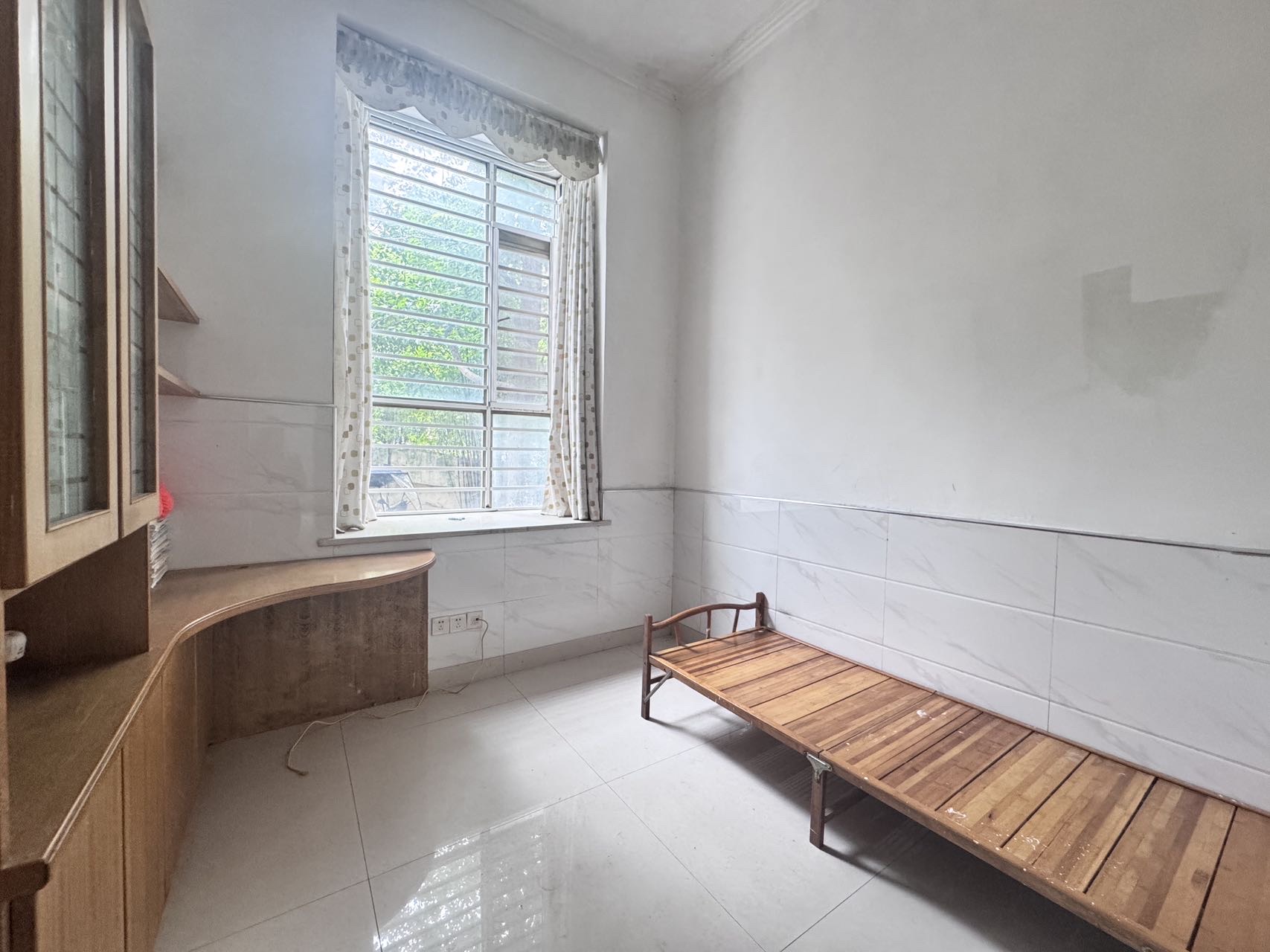 佳宁娜小区(梓山湖小区) 3室2厅2卫 1600.0元/月 佳宁娜小区(梓山湖小区) 3室2厅2卫 1600.0元/月室内图