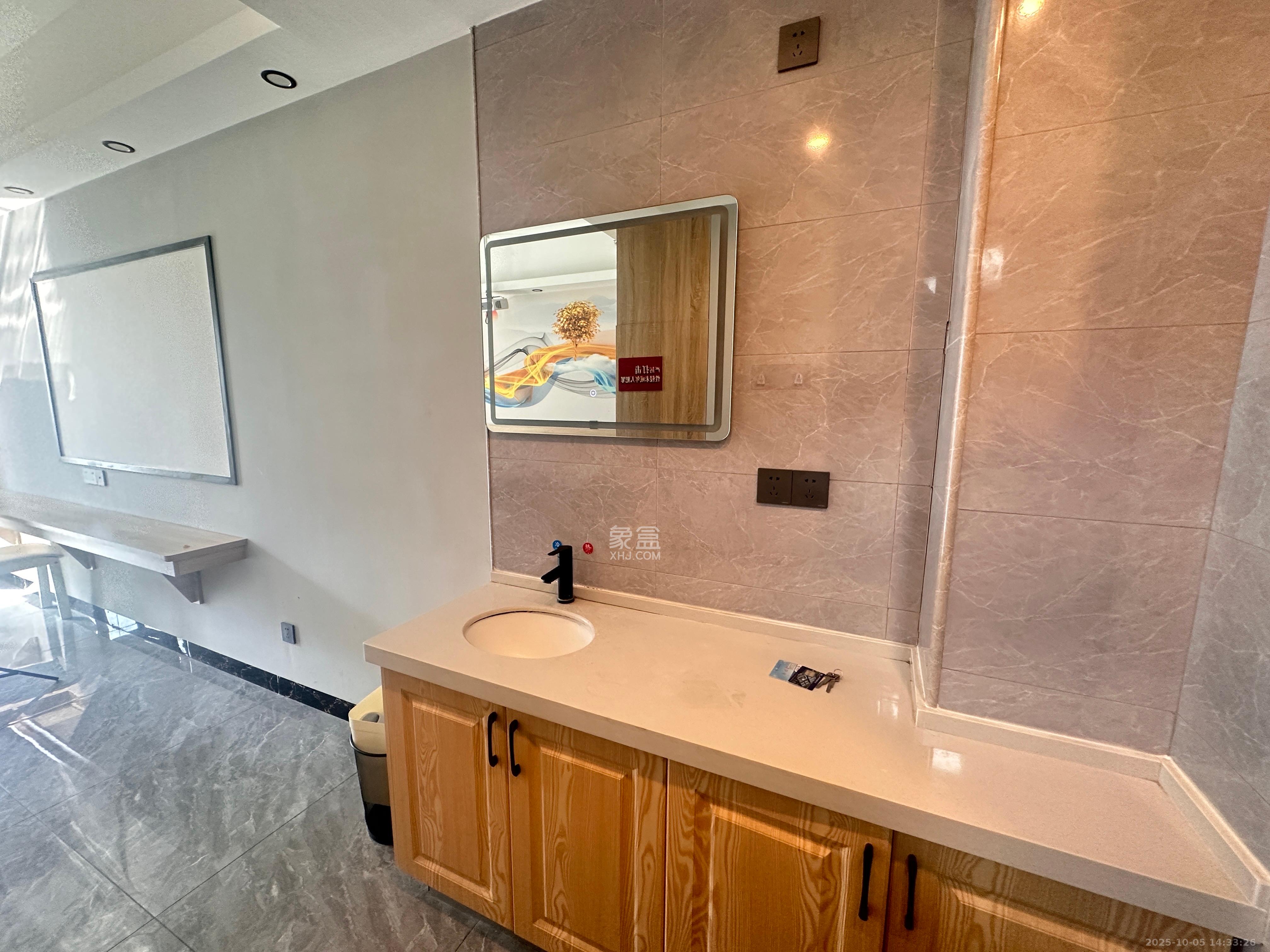 万润时光里 1室1厅1卫 1500.0元/月 万润时光里 1室1厅1卫 1500.0元/月室内图