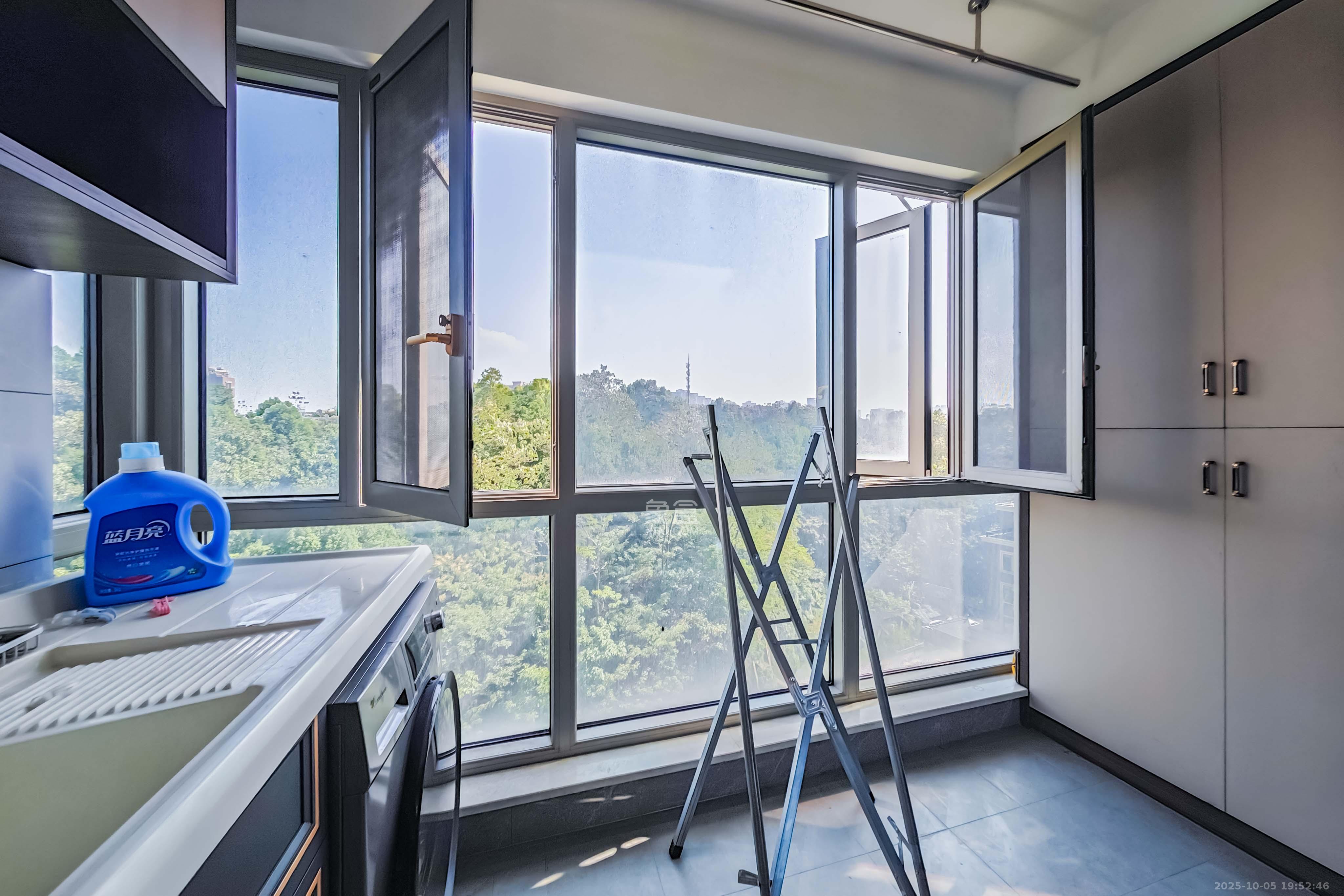 京武浪琴山一、二期 2室1厅1卫 155.0万 京武浪琴山一、二期 2室1厅1卫 155.0万阳台