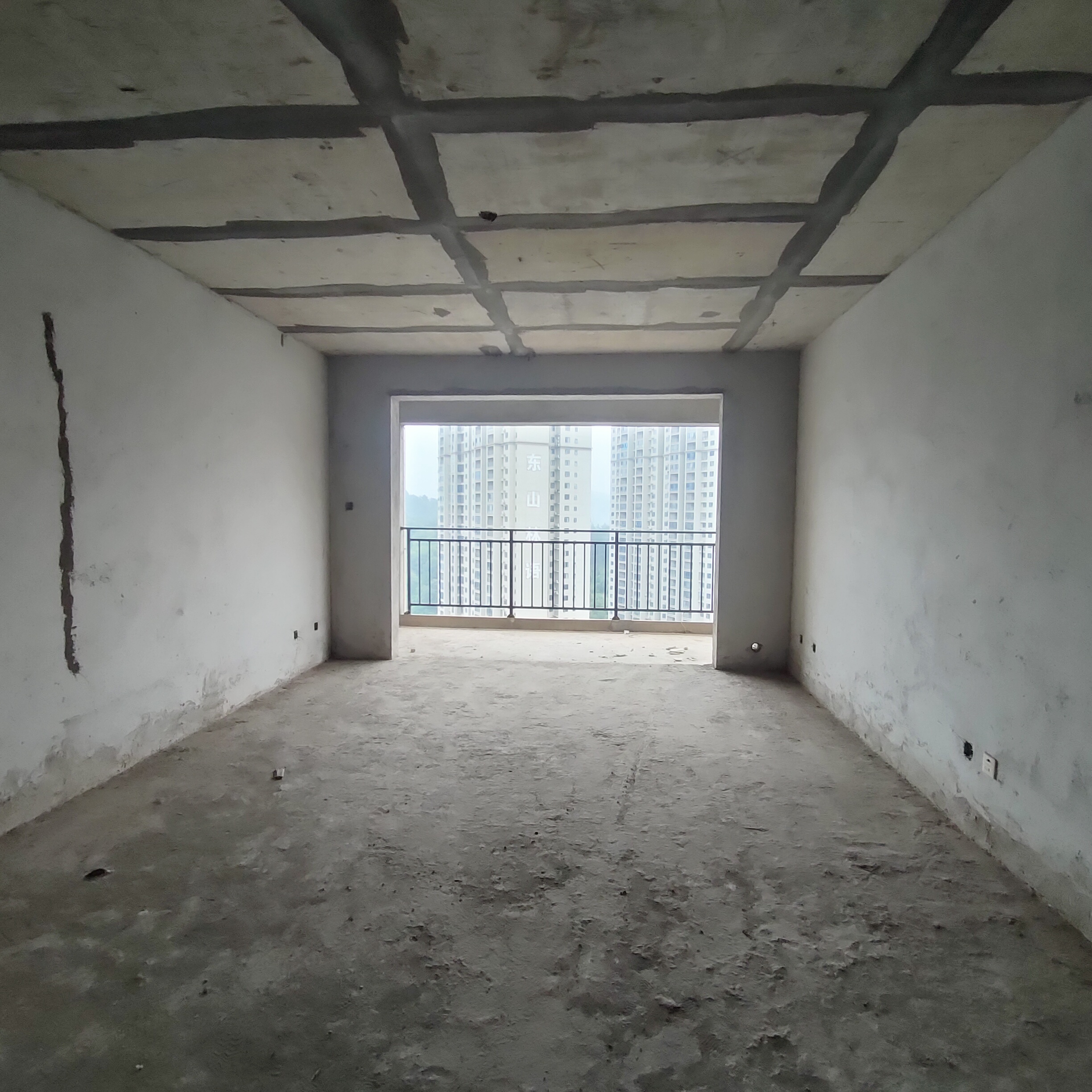 金和天下 3室2厅2卫 65.8万 金和天下 3室2厅2卫 65.8万客厅