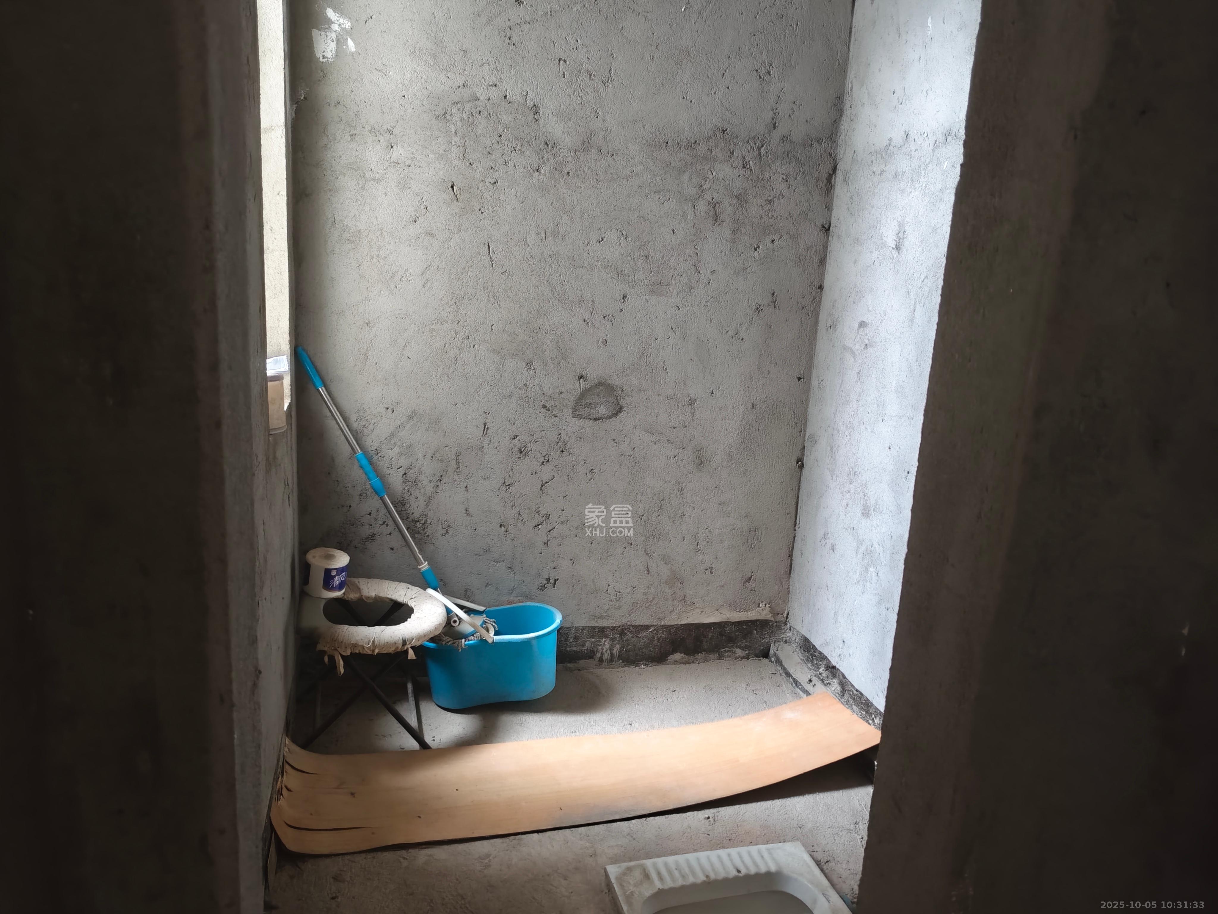 鸣沙苑总工会(市总工会宿舍) 3室2厅1卫 1800.0元/月 鸣沙苑总工会(市总工会宿舍) 3室2厅1卫 1800.0元/月室内图