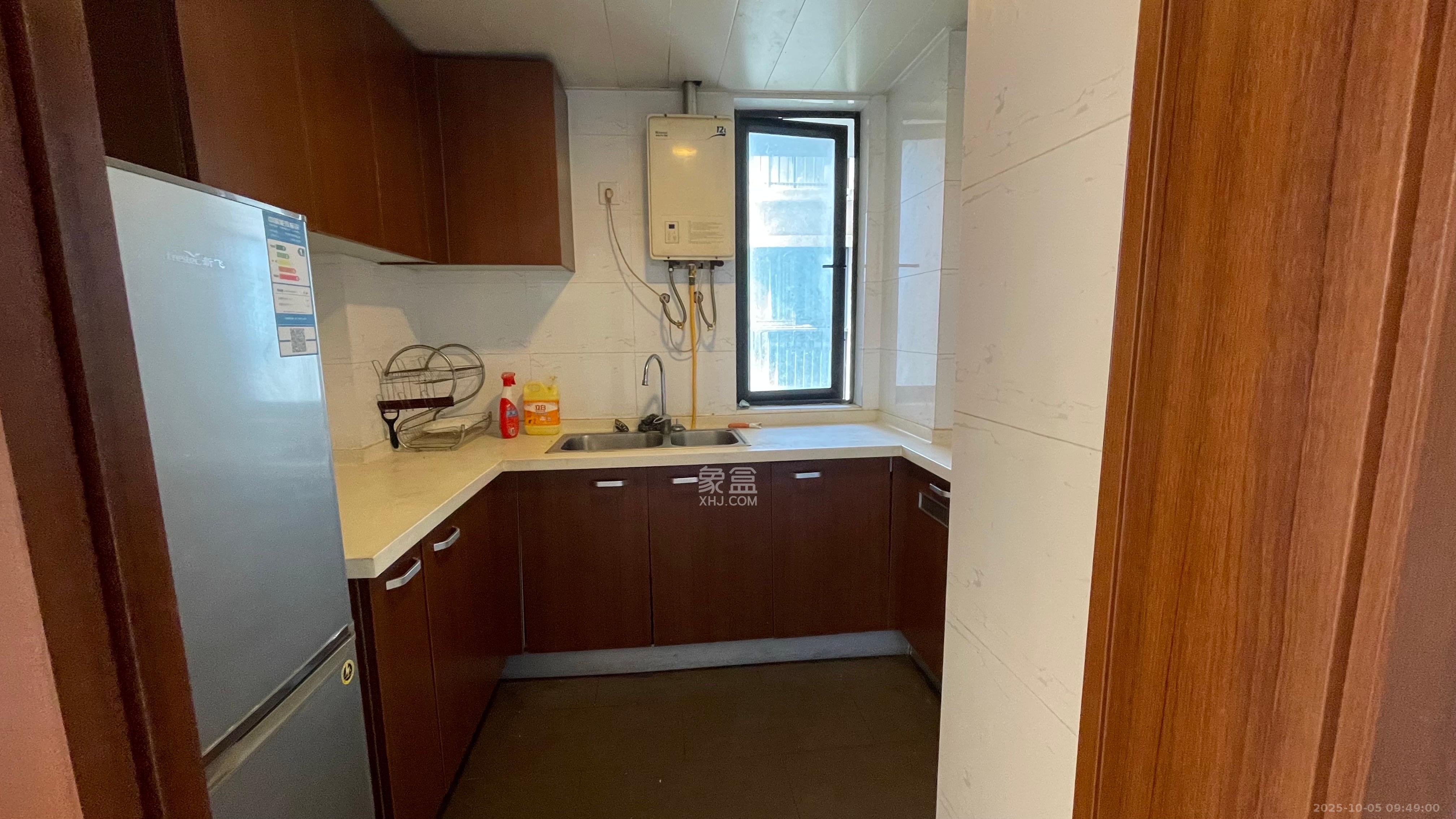 万科金域华府二期 3室2厅2卫 2100.0元/月 万科金域华府二期 3室2厅2卫 2100.0元/月室内图