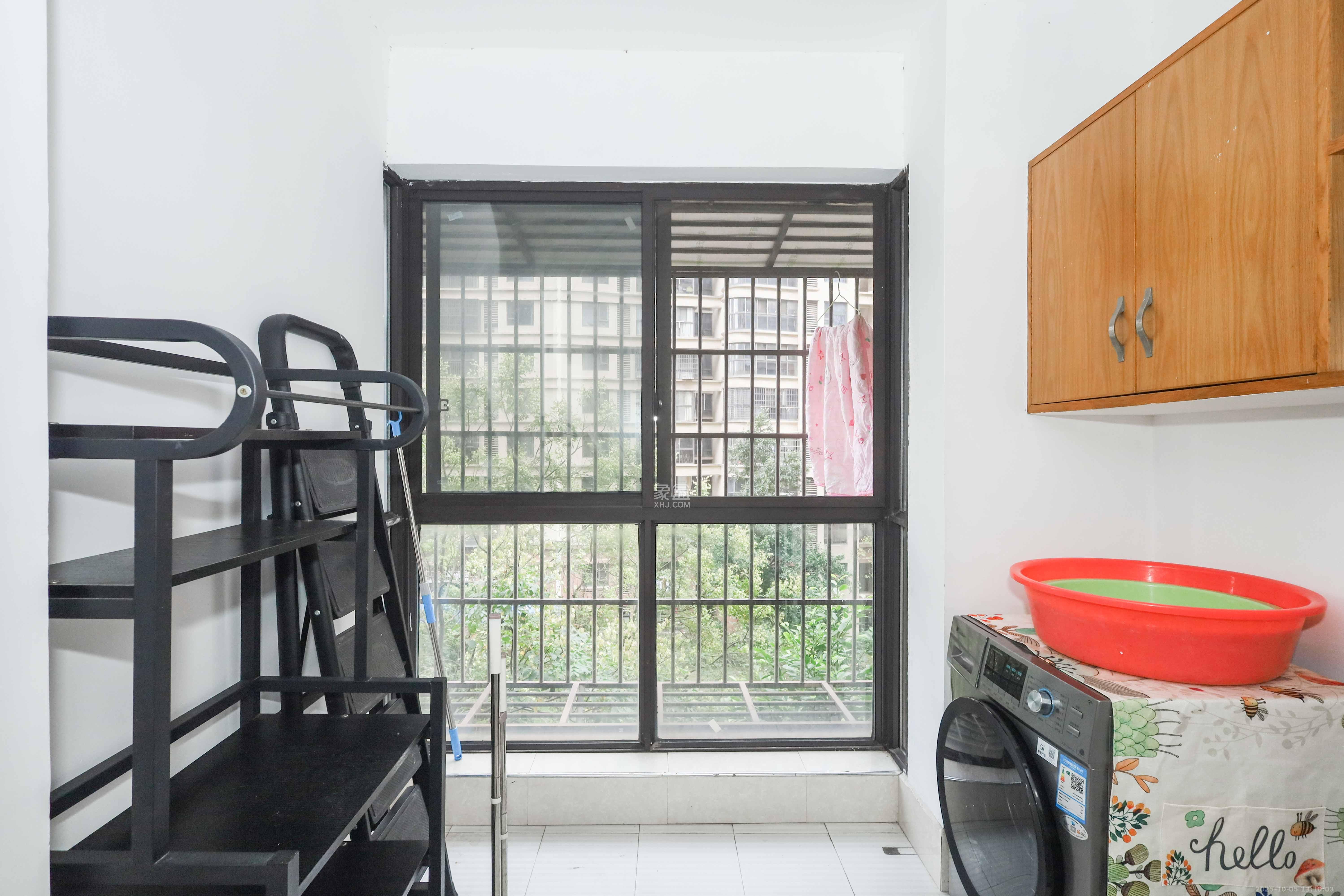 保利麓谷林语D区 3室2厅1卫 100.0万 保利麓谷林语D区 3室2厅1卫 100.0万阳台