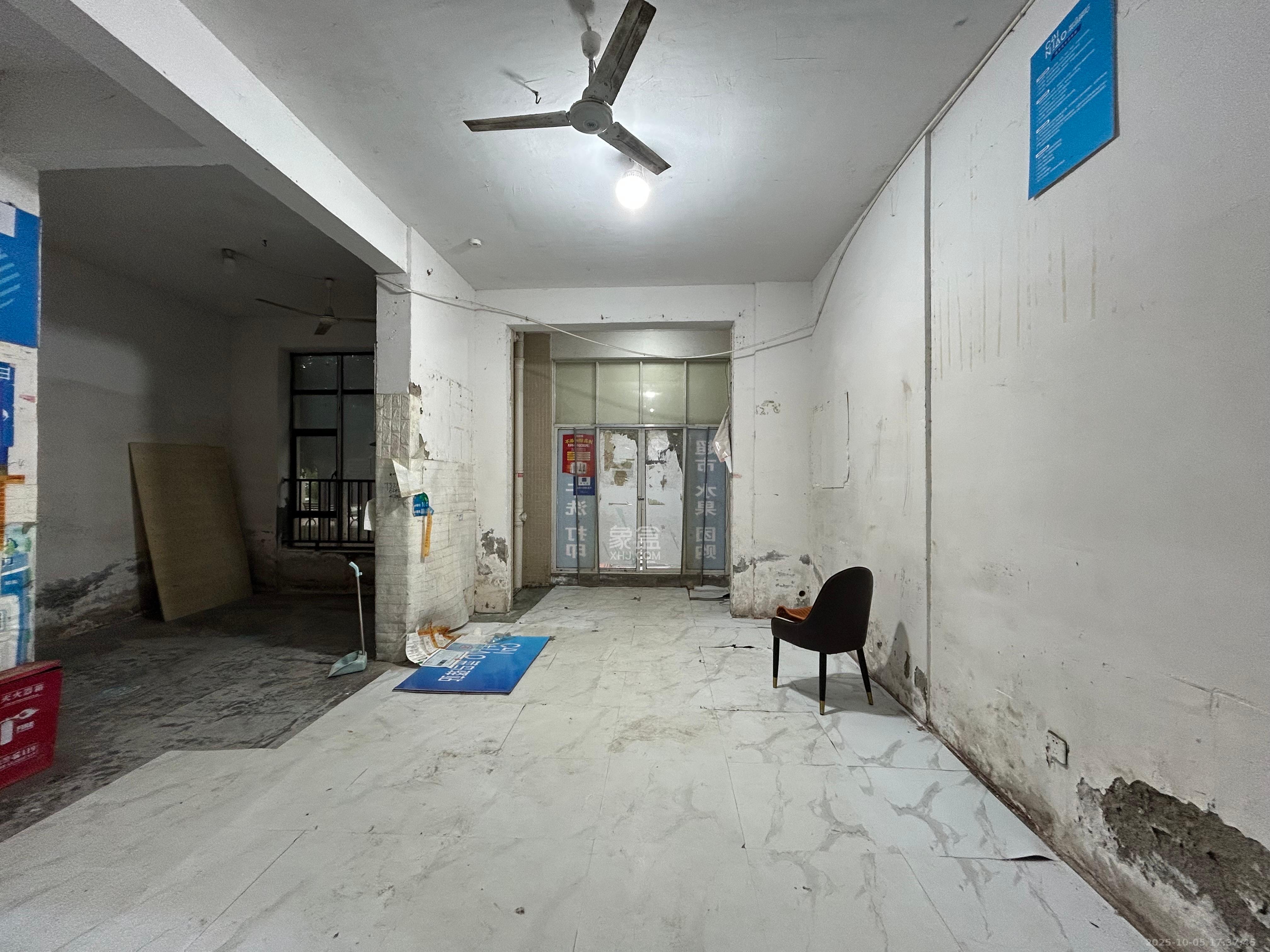 天元涉外景园C区  1室1厅1卫    3000.0元/月室内图