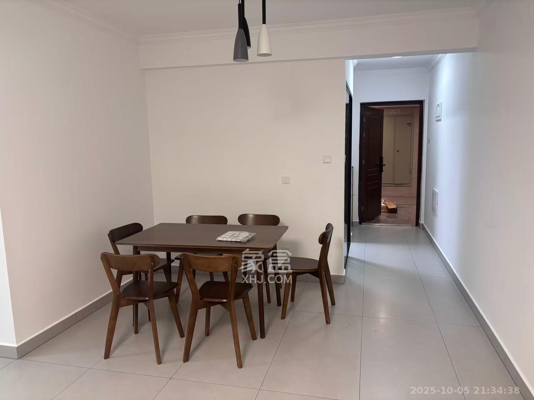 长沙溪山悦 3室2厅1卫 2600.00元/月 长沙溪山悦 3室2厅1卫 2600.00元/月室内图