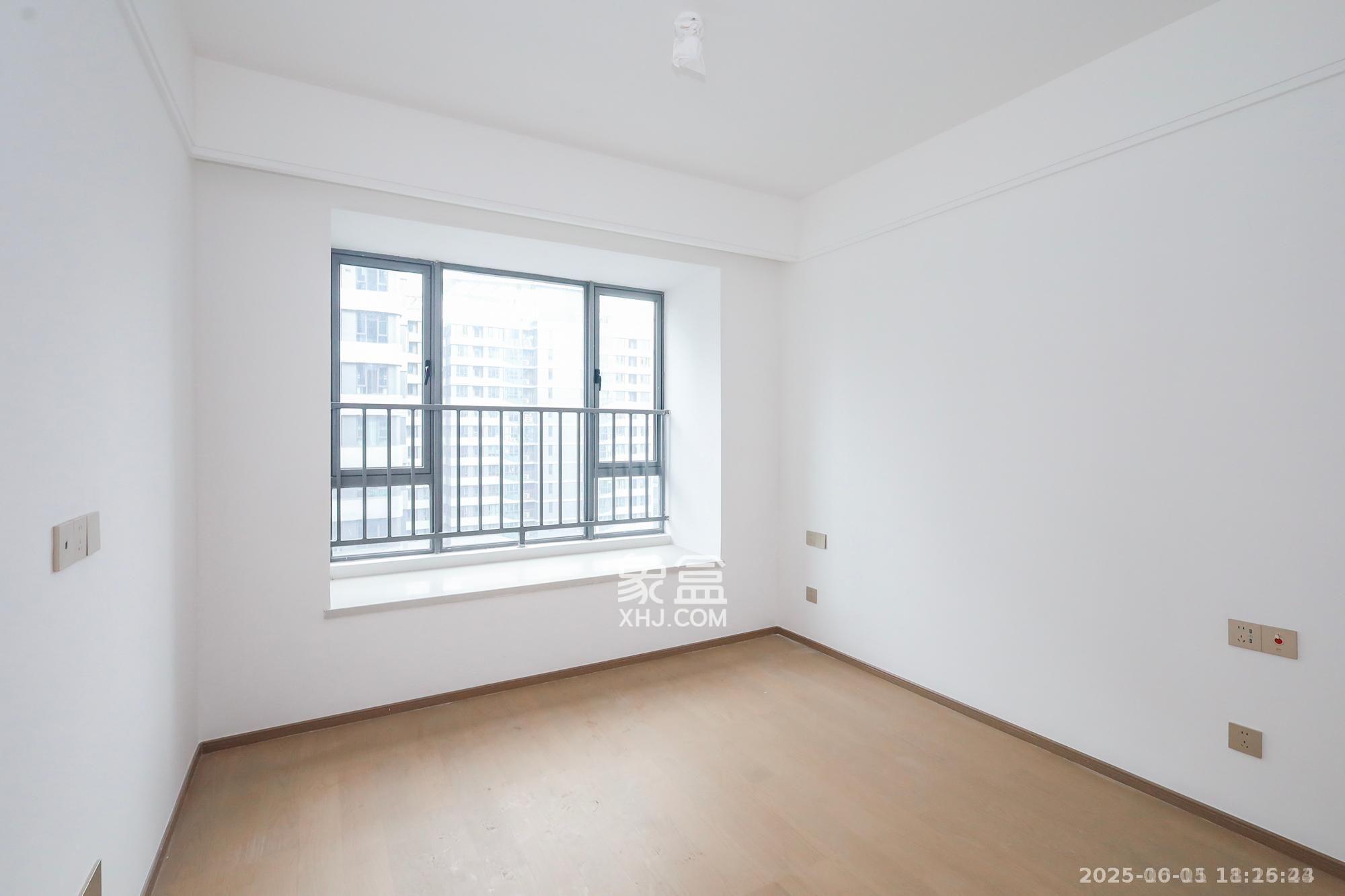 复地滨江金融中心 3室2厅2卫 3800.0元/月 复地滨江金融中心 3室2厅2卫 3800.0元/月室内图