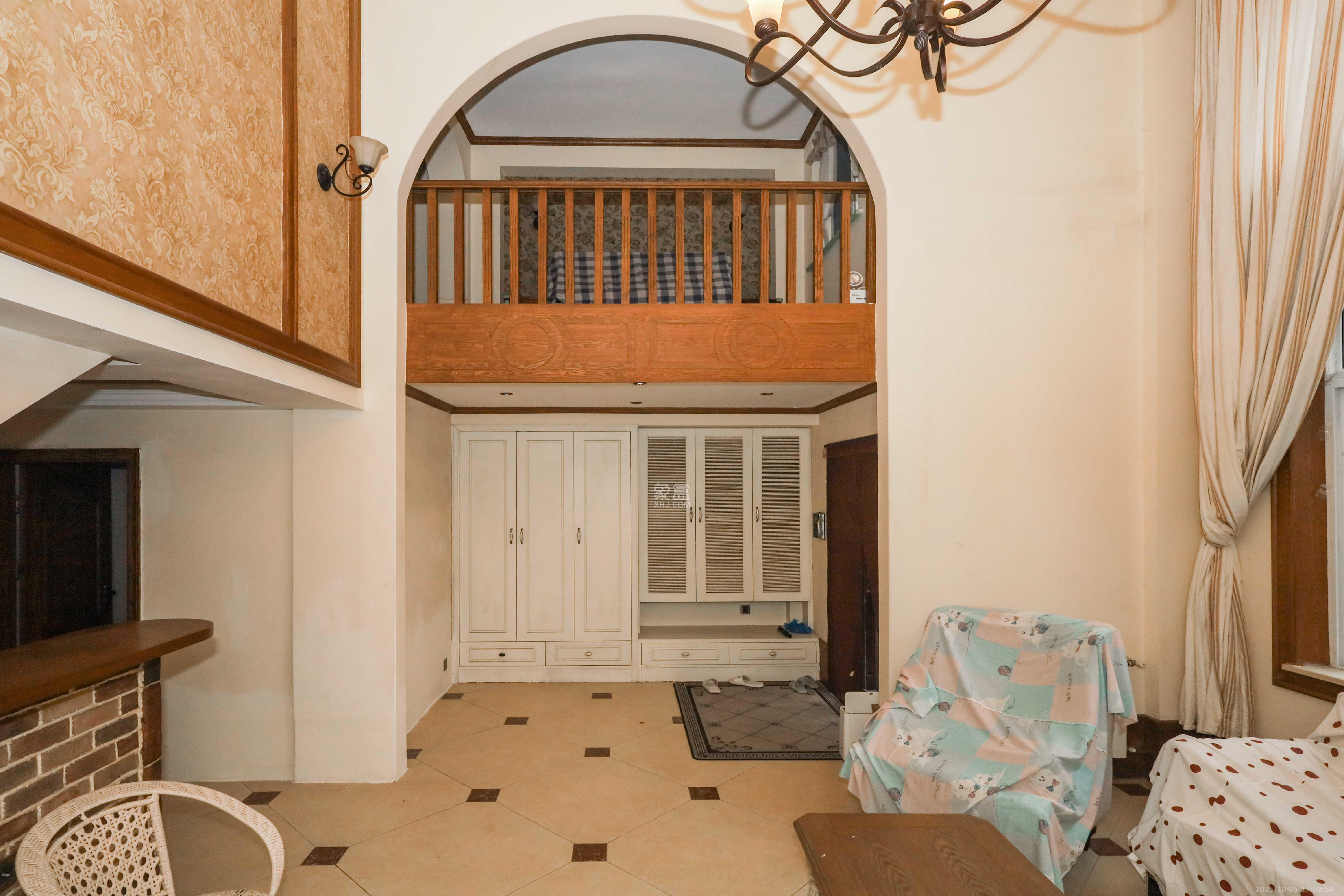 山水英伦  1室0厅0卫    358.0万 山水英伦  1室0厅0卫    358.0万客厅