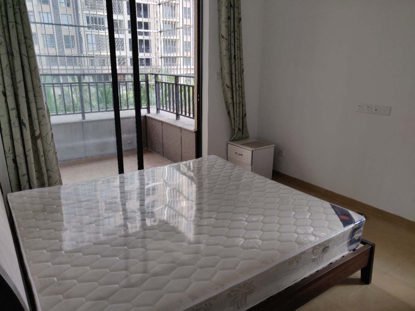 和风鑫苑  4室2厅2卫   3500.00元/月室内图