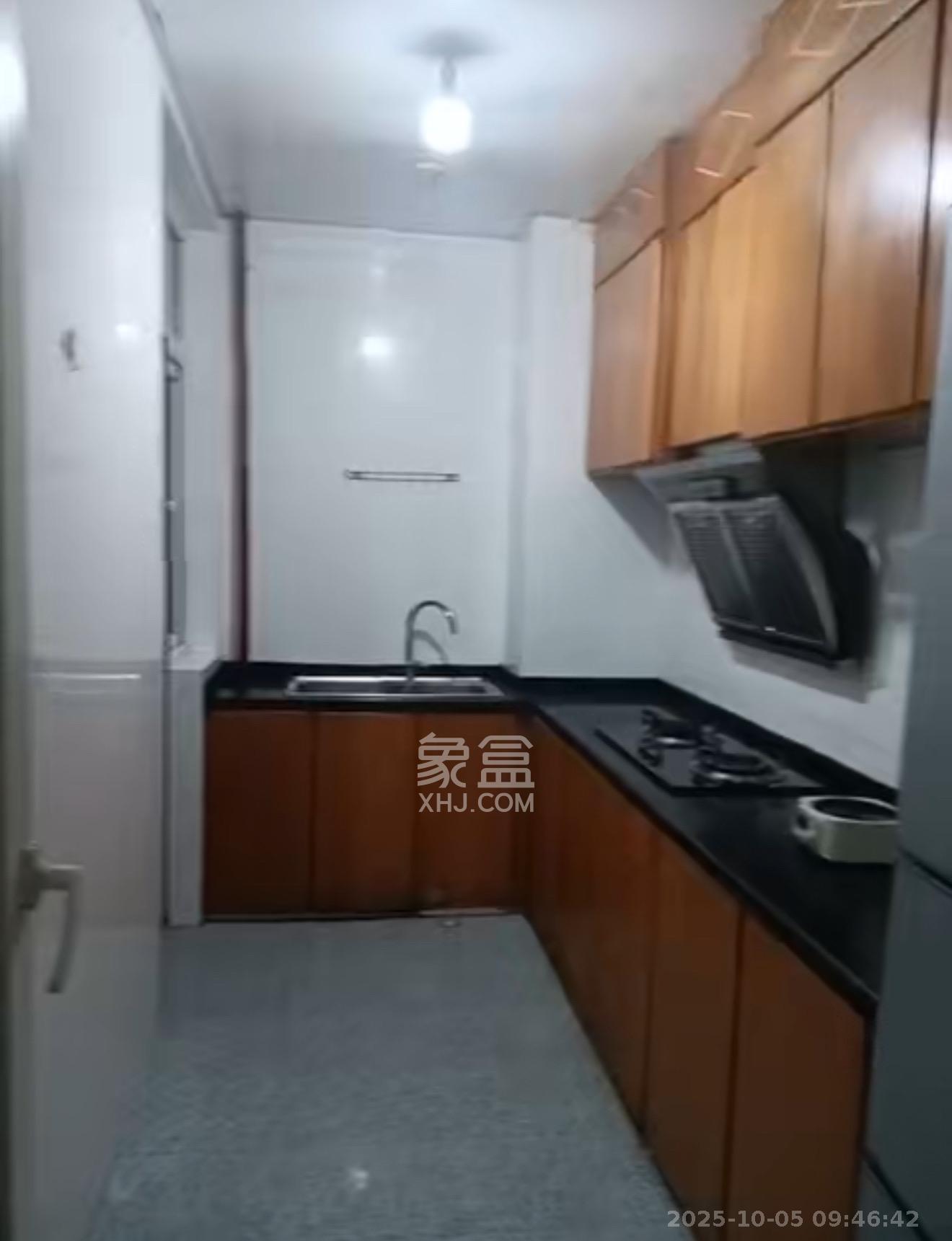 山水湾 1室2厅1卫 1600.0元/月 山水湾 1室2厅1卫 1600.0元/月室内图