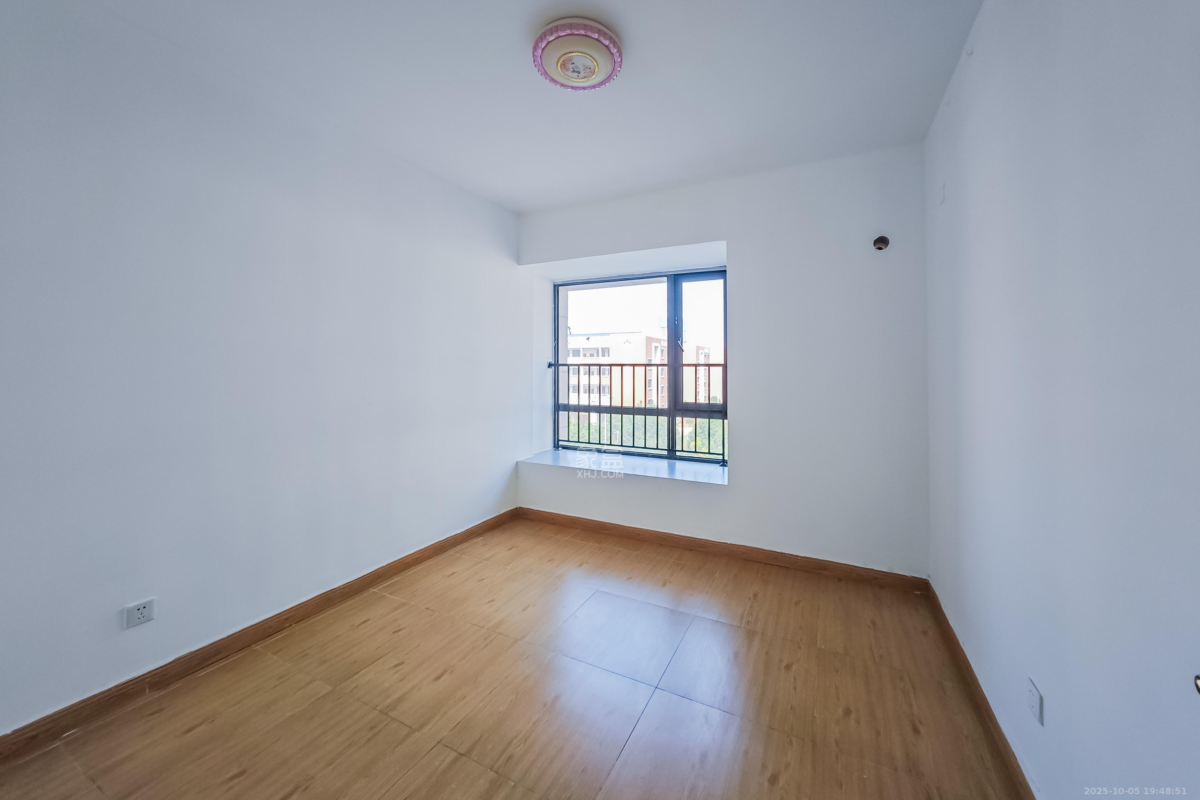 明昇壹城（明昇时代广场）一期  3室2厅2卫    149.3万卧室